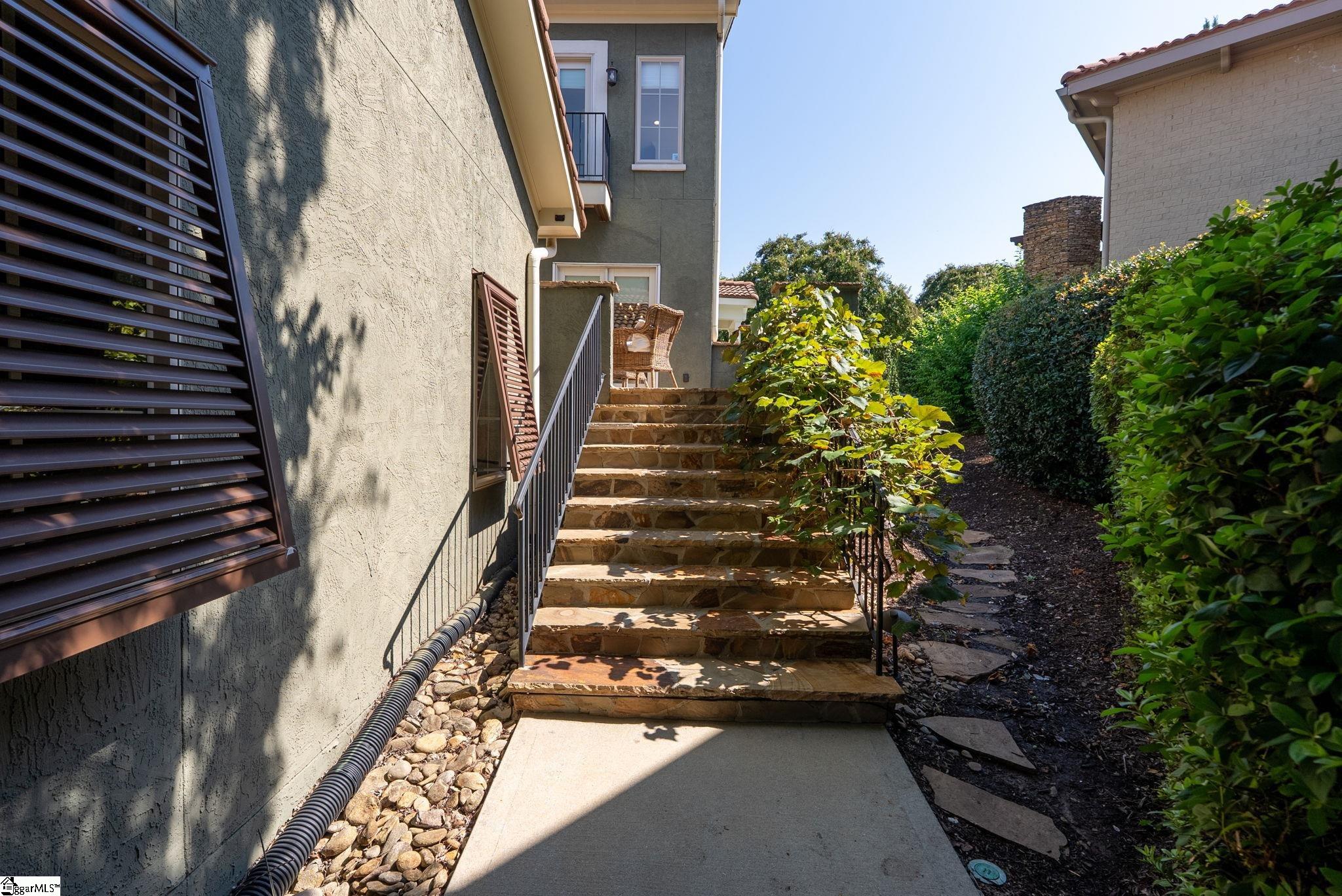 5 Savona Drive Property Photo 33