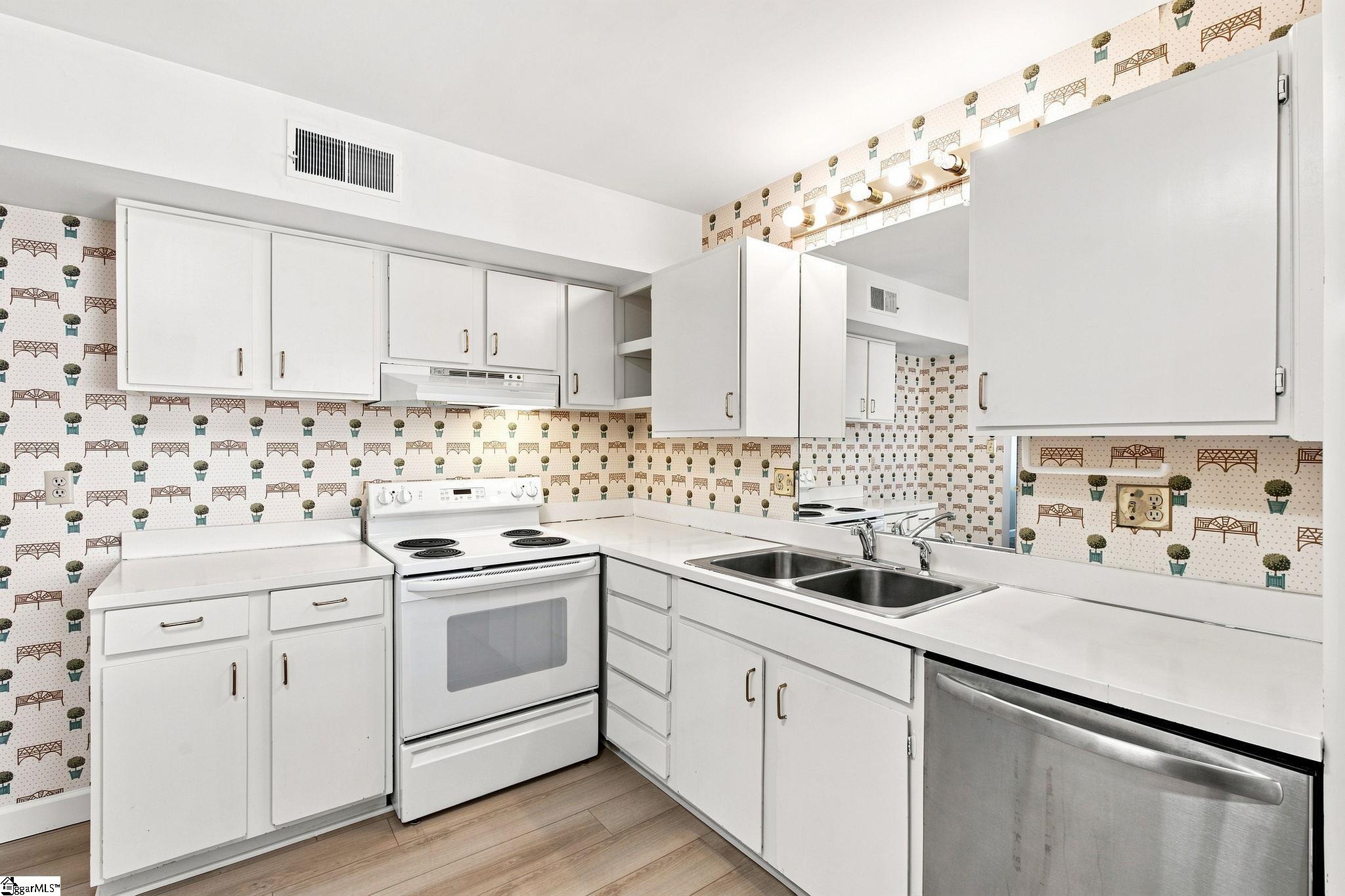 925 Cleveland Street Property Photo 17