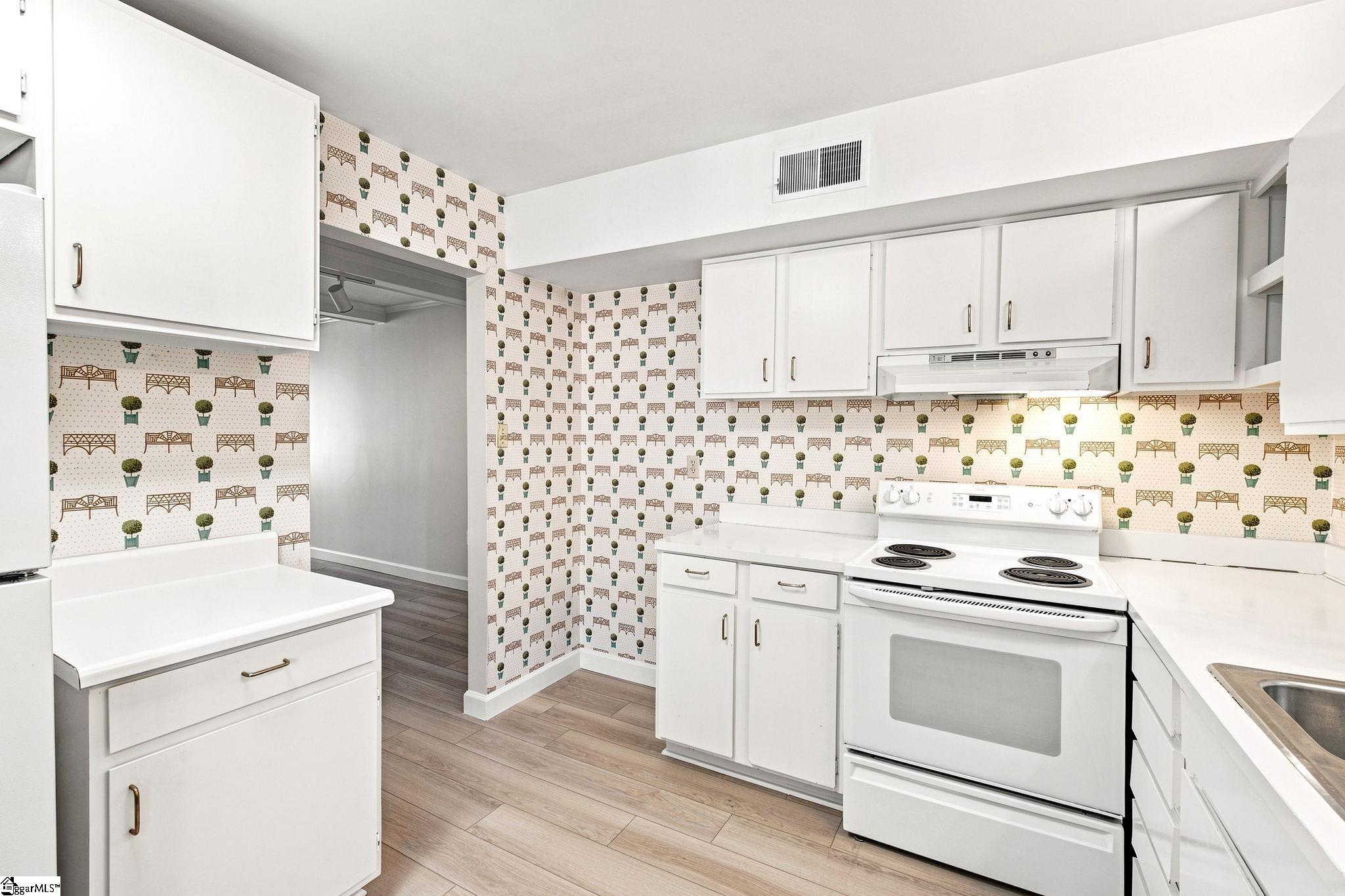925 Cleveland Street Property Photo 18