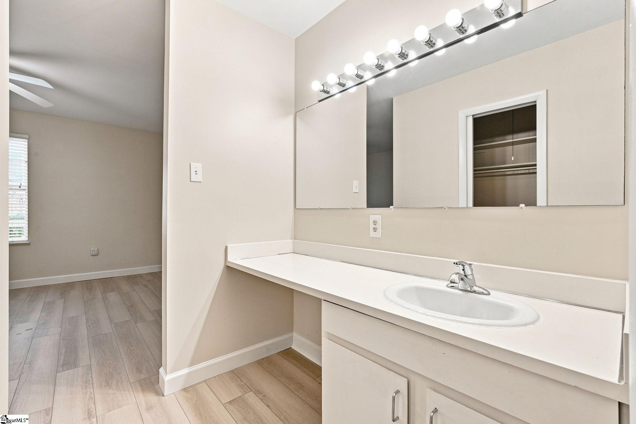925 Cleveland Street Property Photo 28