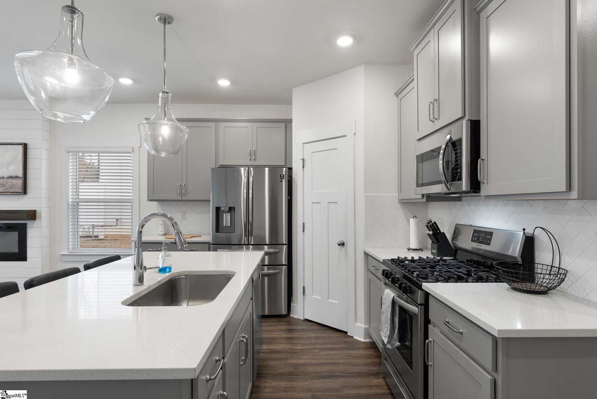 100 Grey Oak Trail Property Photo 7