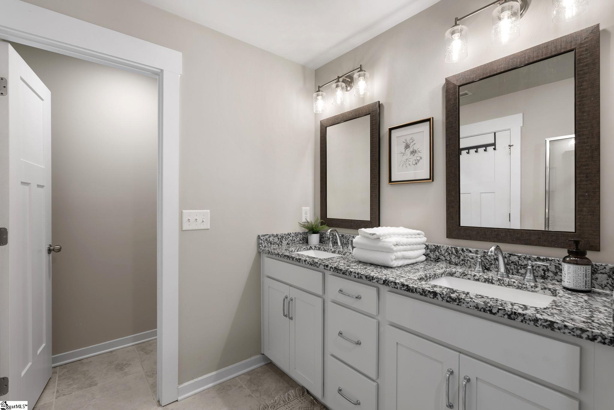 100 Grey Oak Trail Property Photo 15