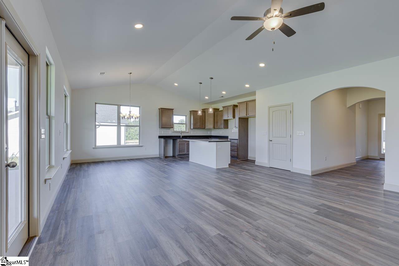 106 Old Glory Court Property Photo 13