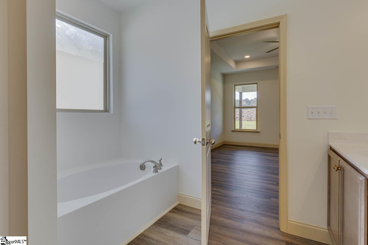 106 Old Glory Court Property Photo 25