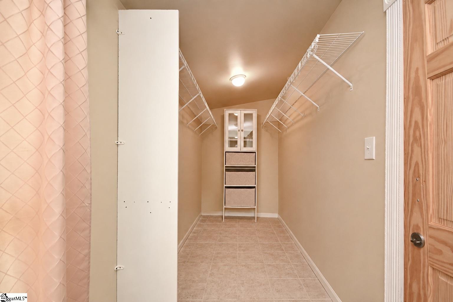 902 W Market Street Property Photo 23