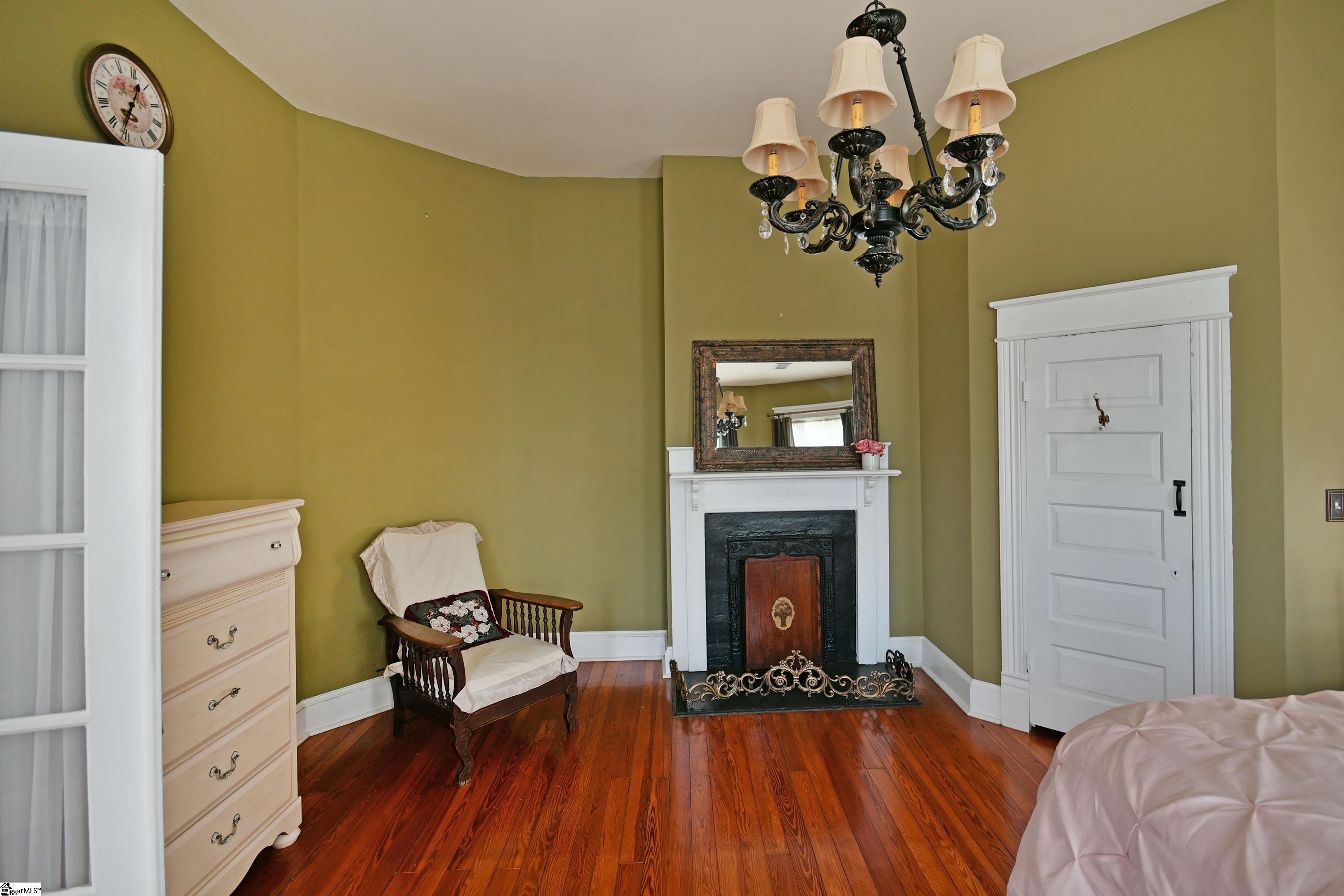 902 W Market Street Property Photo 26