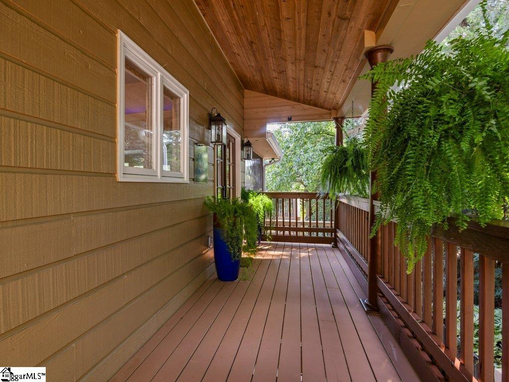 1522 W Lakeshore Drive Property Photo 4