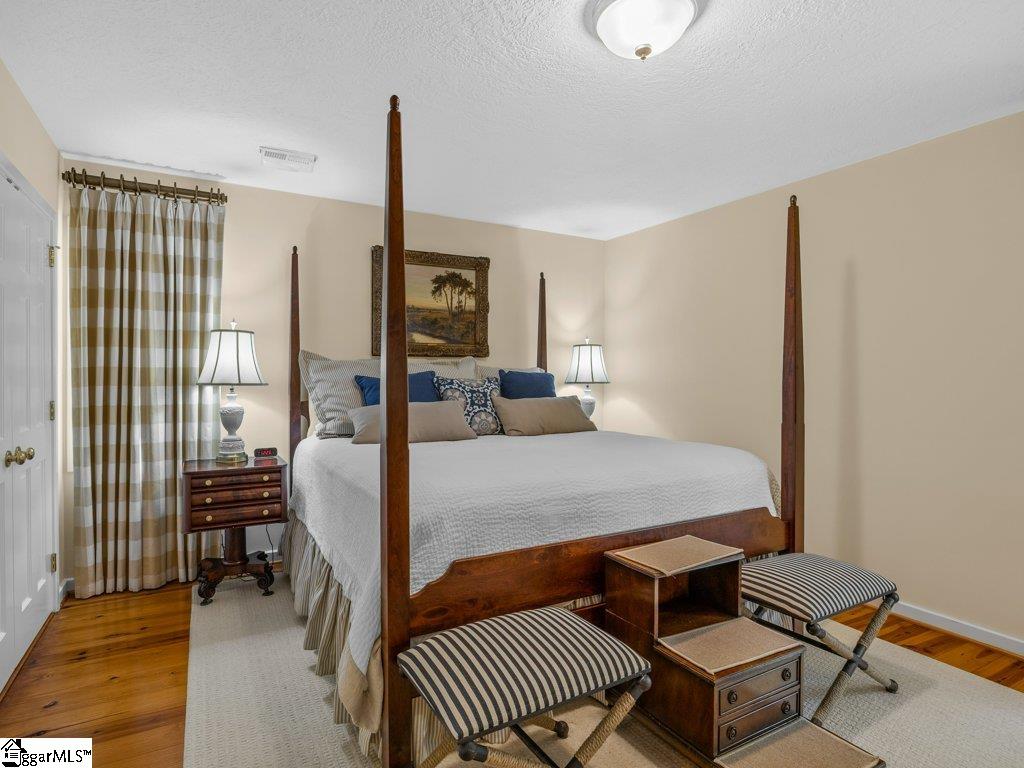 1522 W Lakeshore Drive Property Photo 18