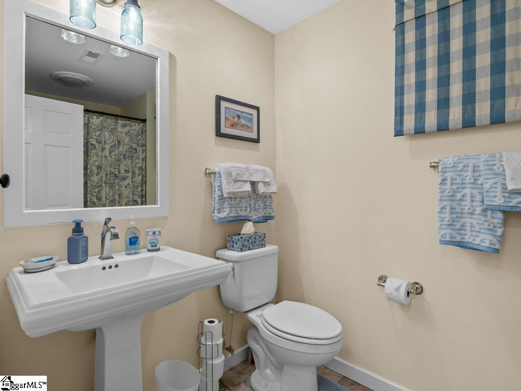 1522 W Lakeshore Drive Property Photo 37