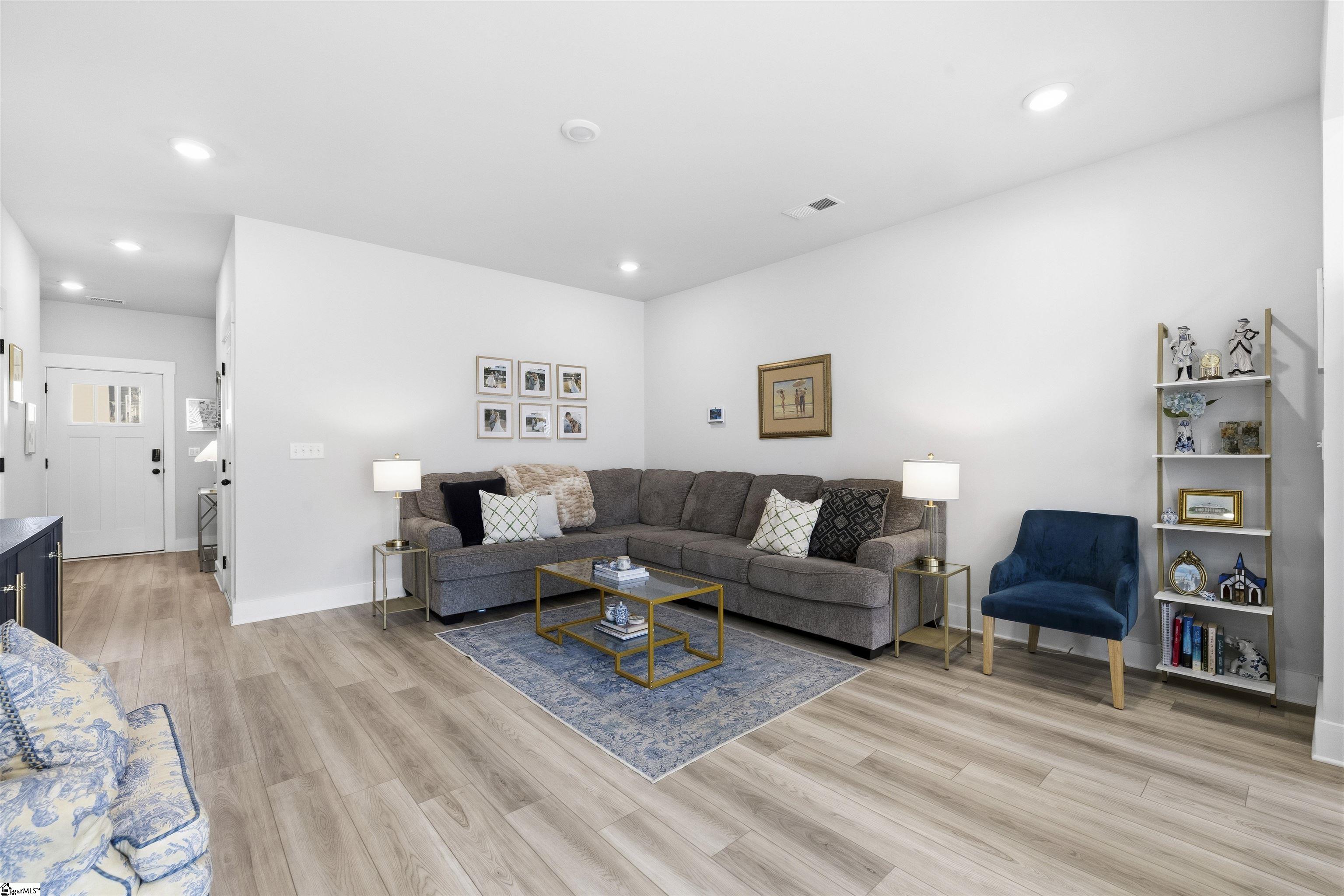 117 Shager Place Property Photo 4