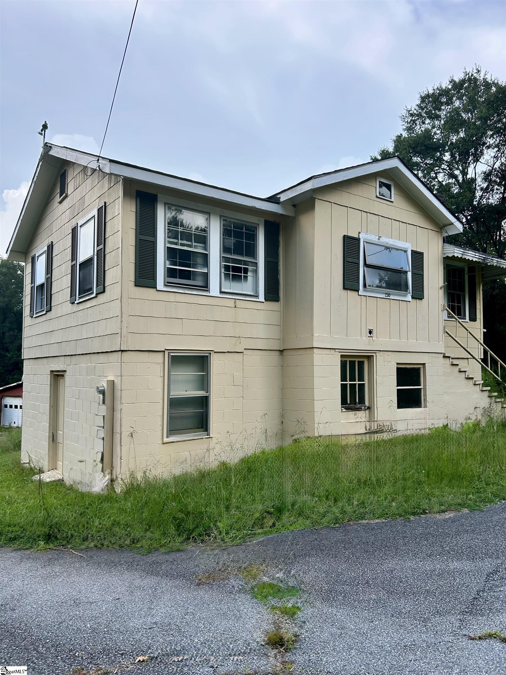 210/220 Willow Street Property Photo 2