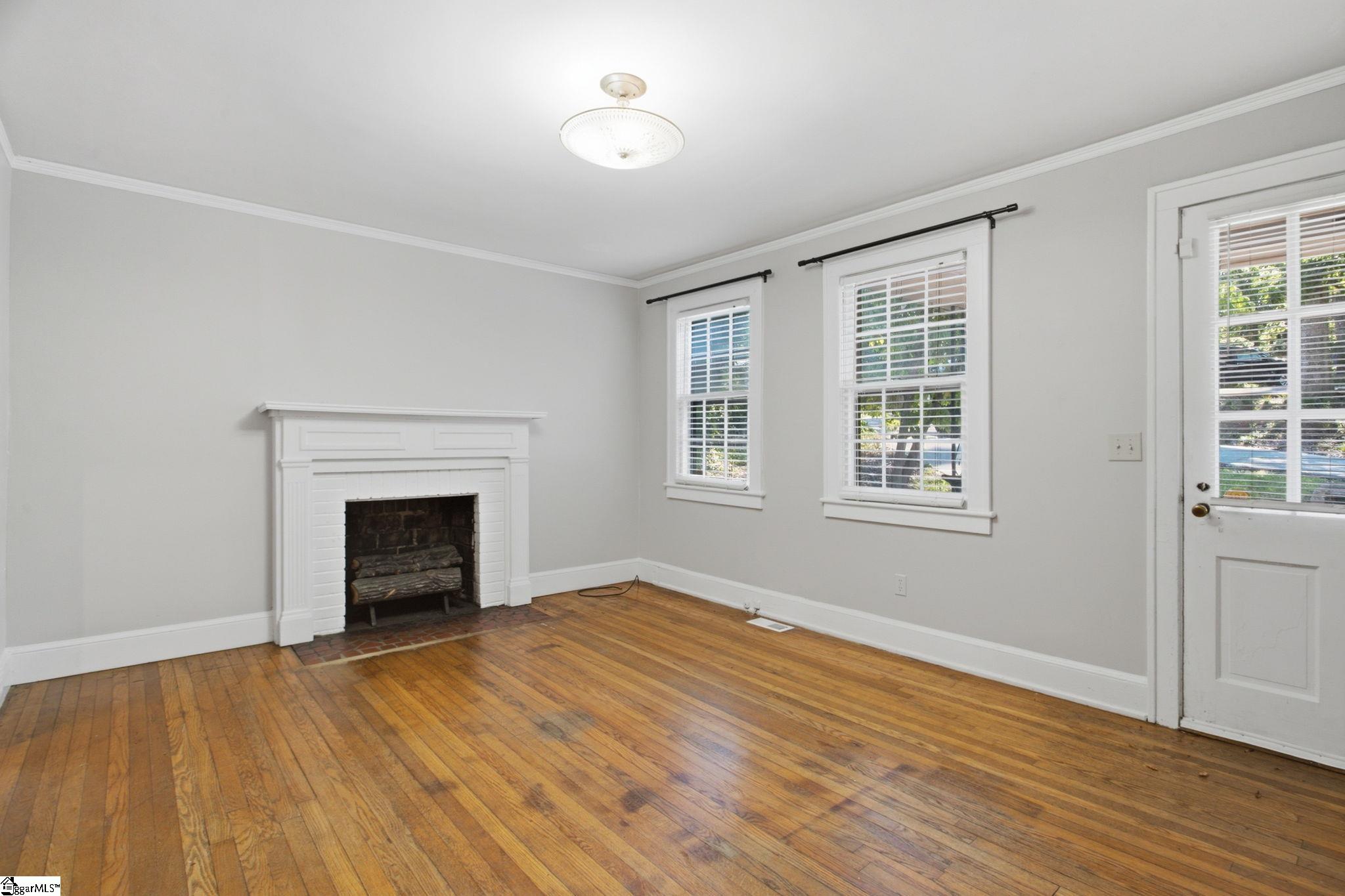 316 Melville Avenue Property Photo 5