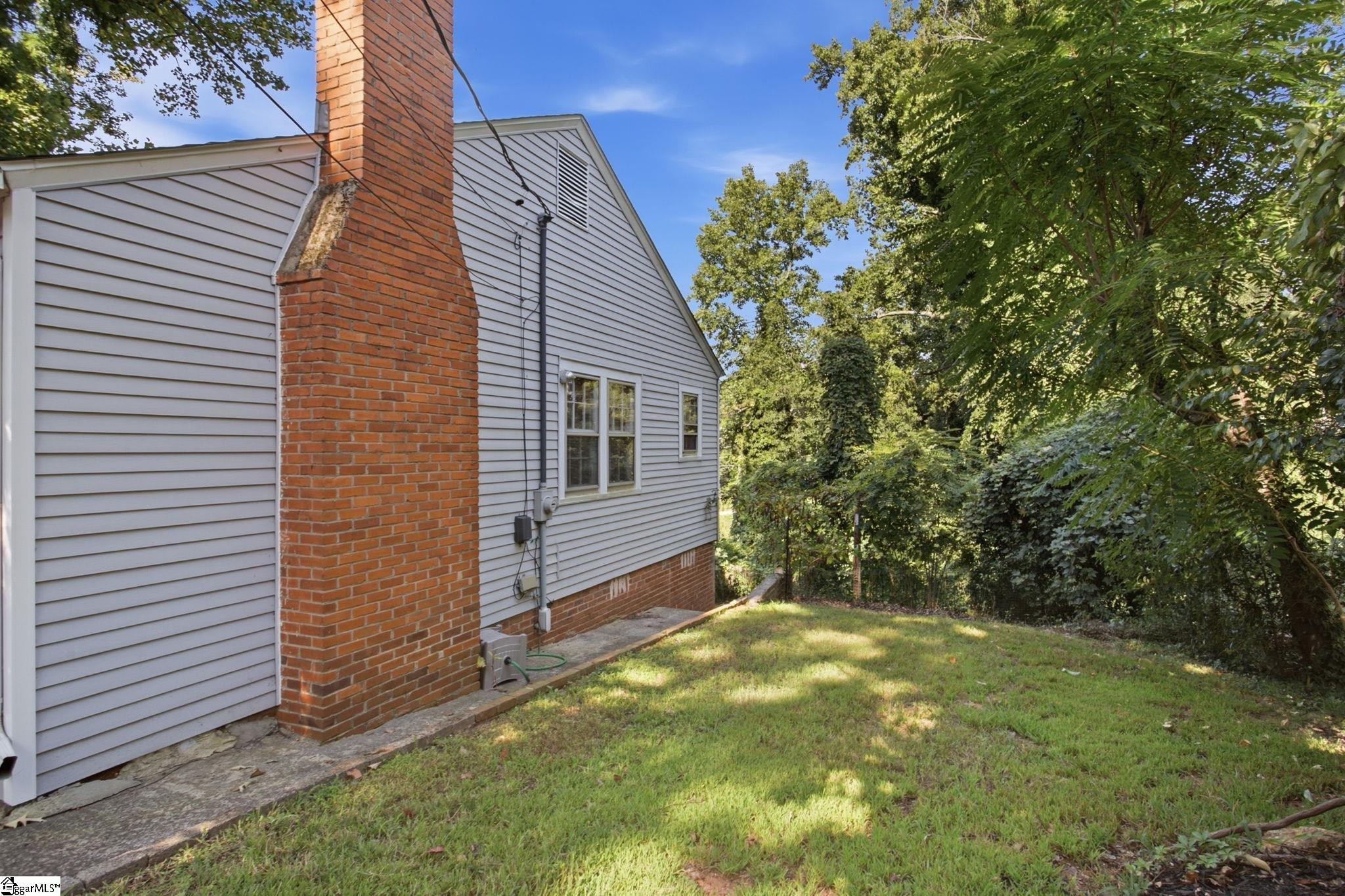 316 Melville Avenue Property Photo 17