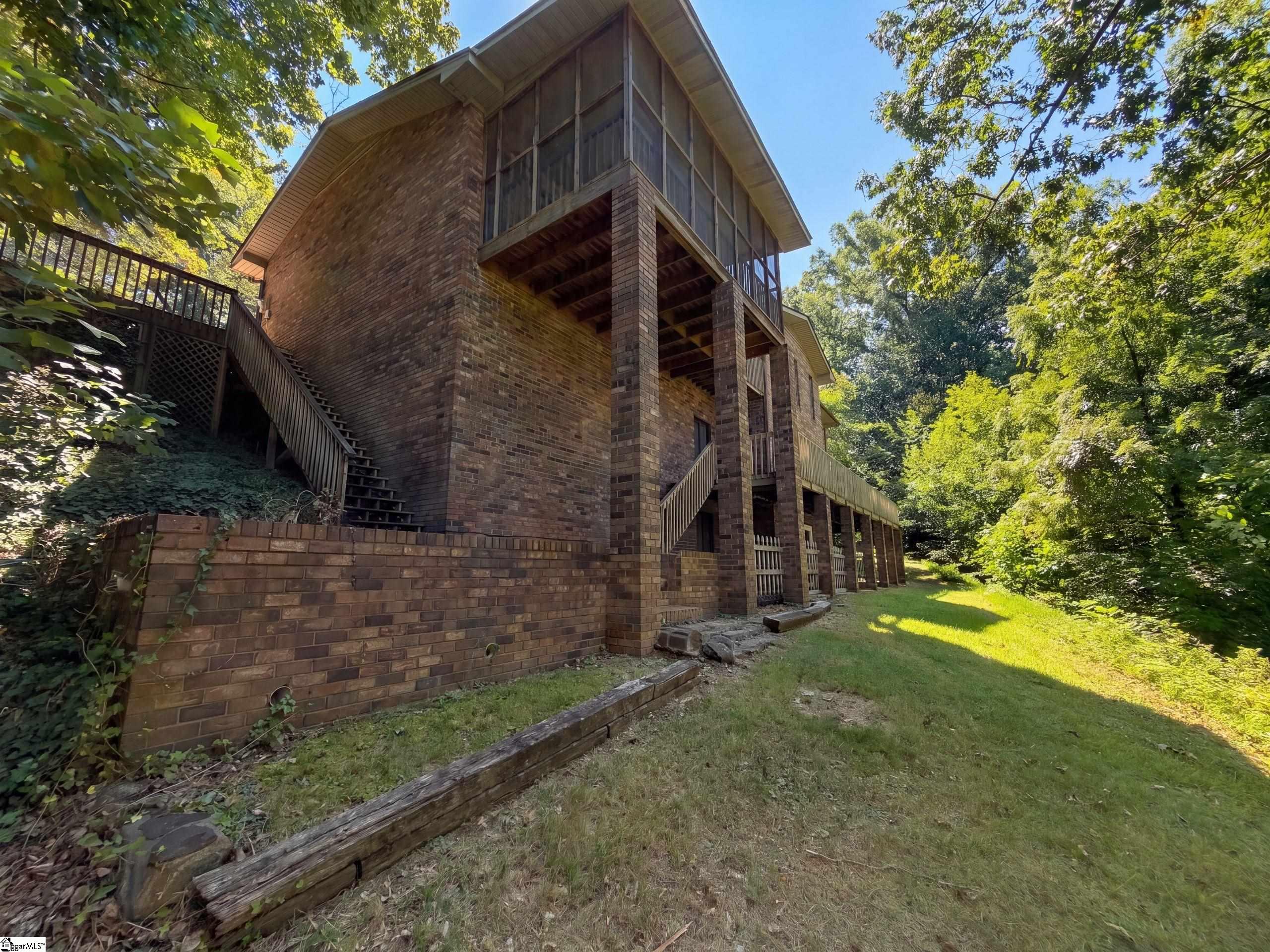 210 Lakeview Drive Property Photo 7