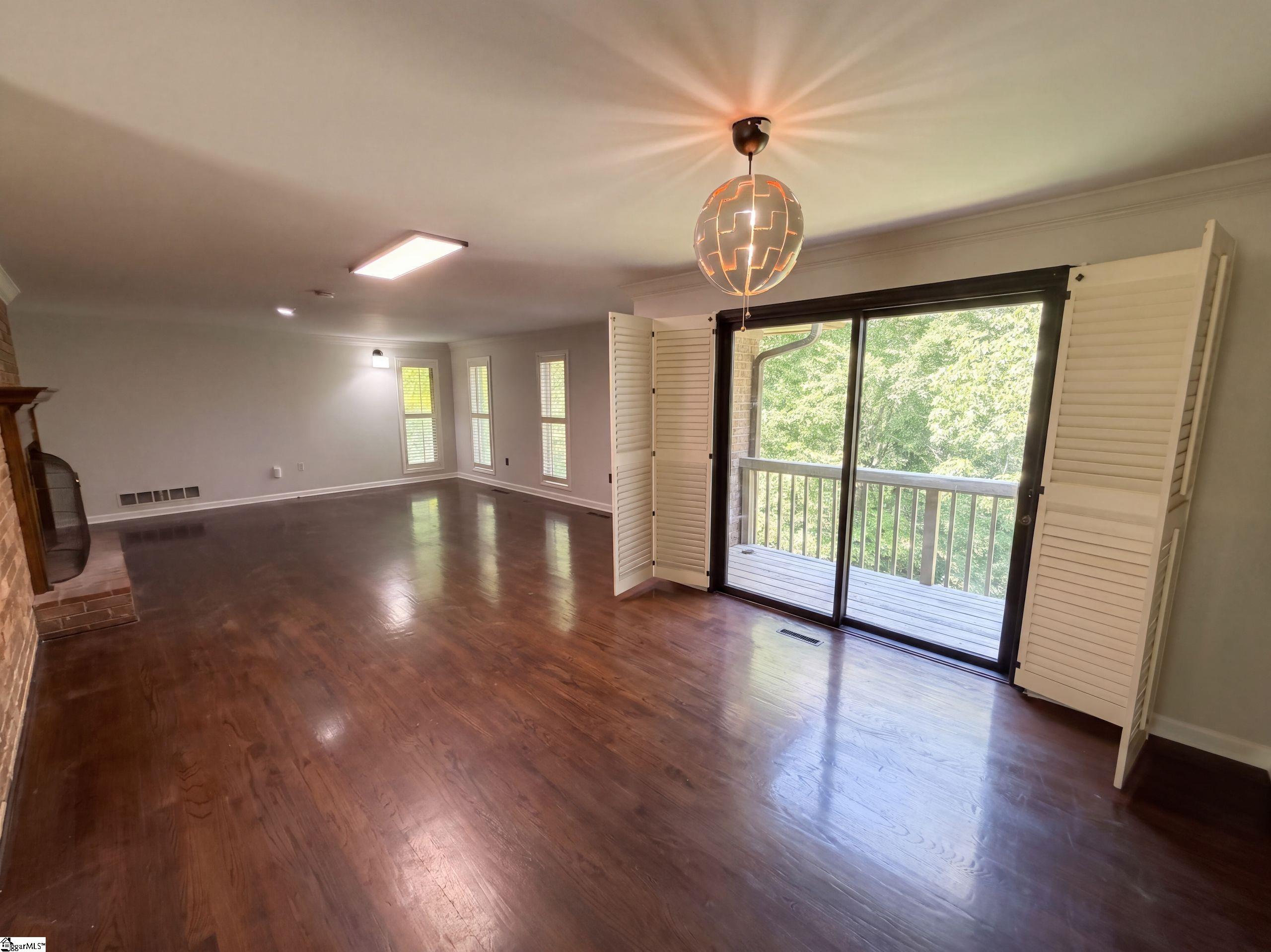 210 Lakeview Drive Property Photo 9