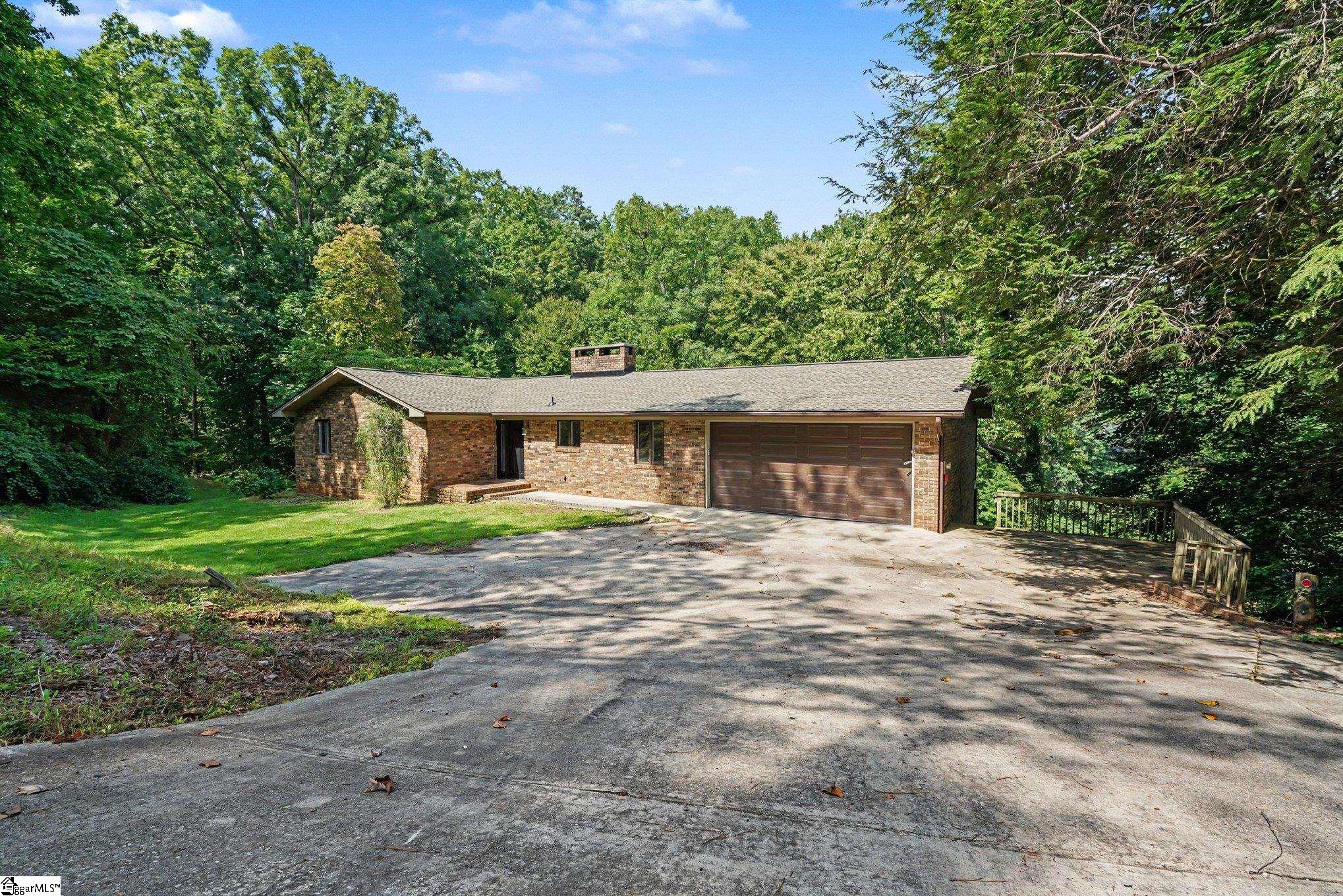 210 Lakeview Drive Property Photo 10