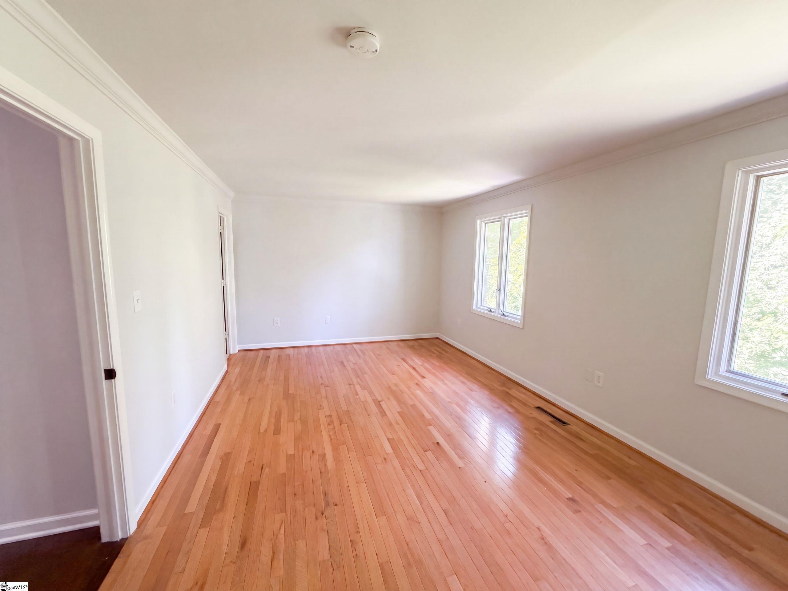 210 Lakeview Drive Property Photo 11