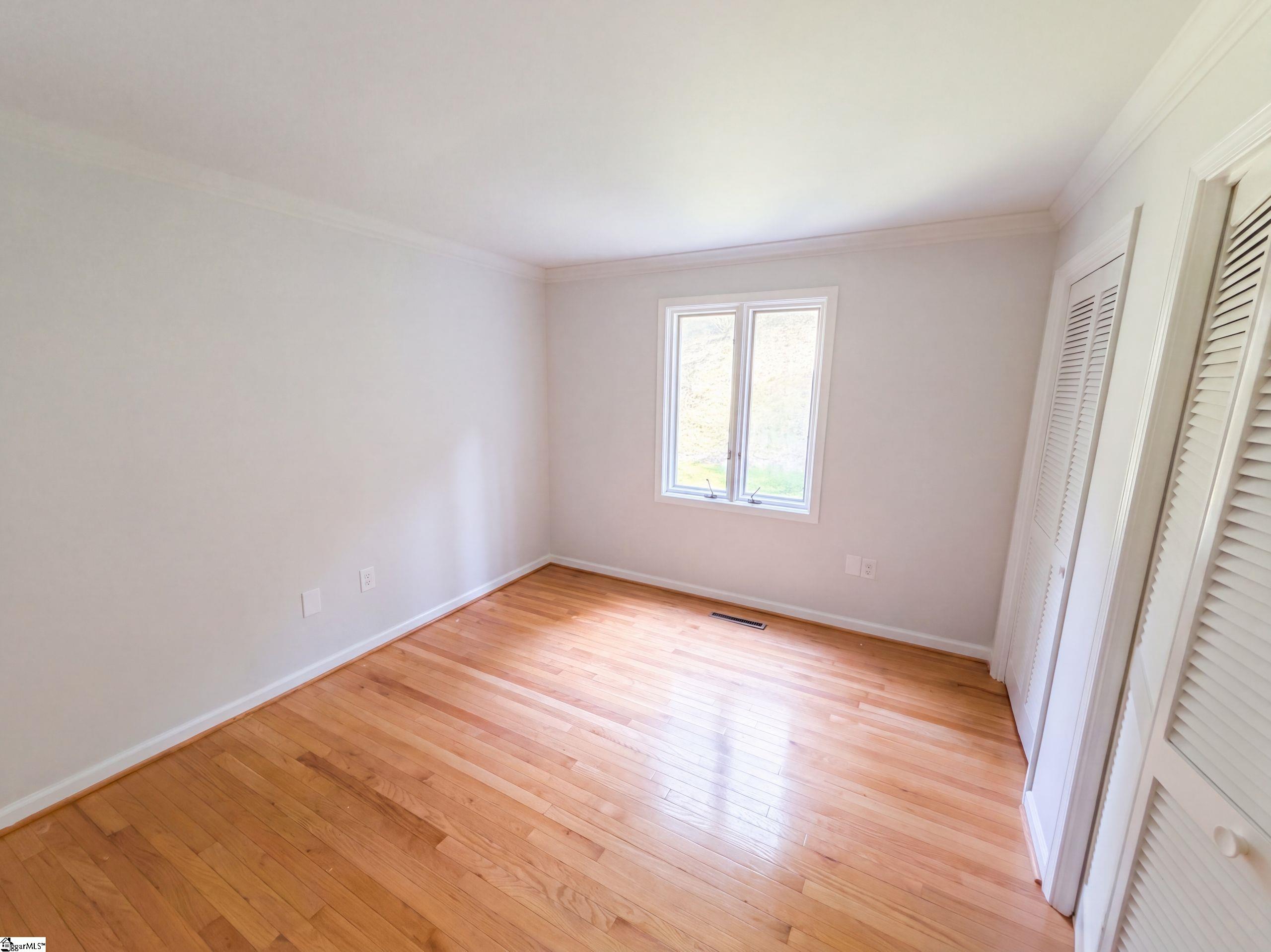 210 Lakeview Drive Property Photo 23