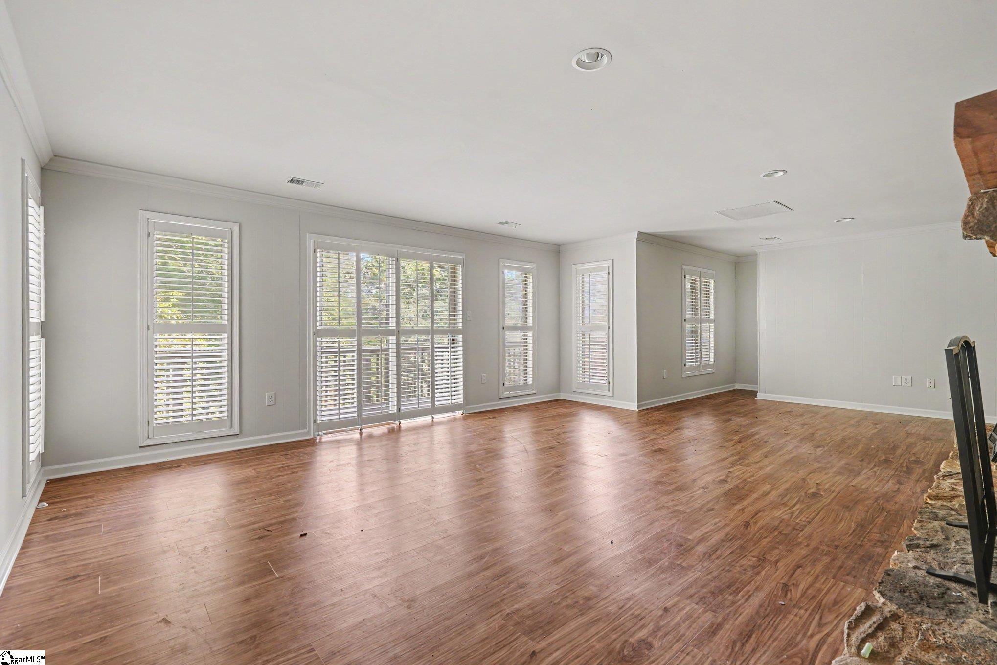 210 Lakeview Drive Property Photo 27