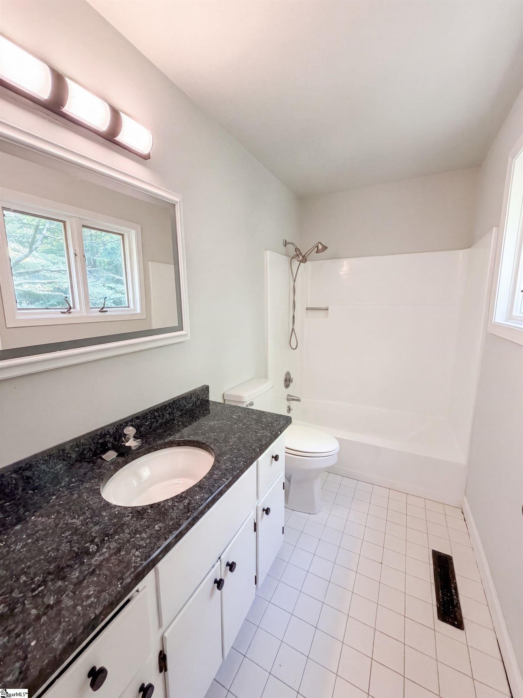 210 Lakeview Drive Property Photo 30