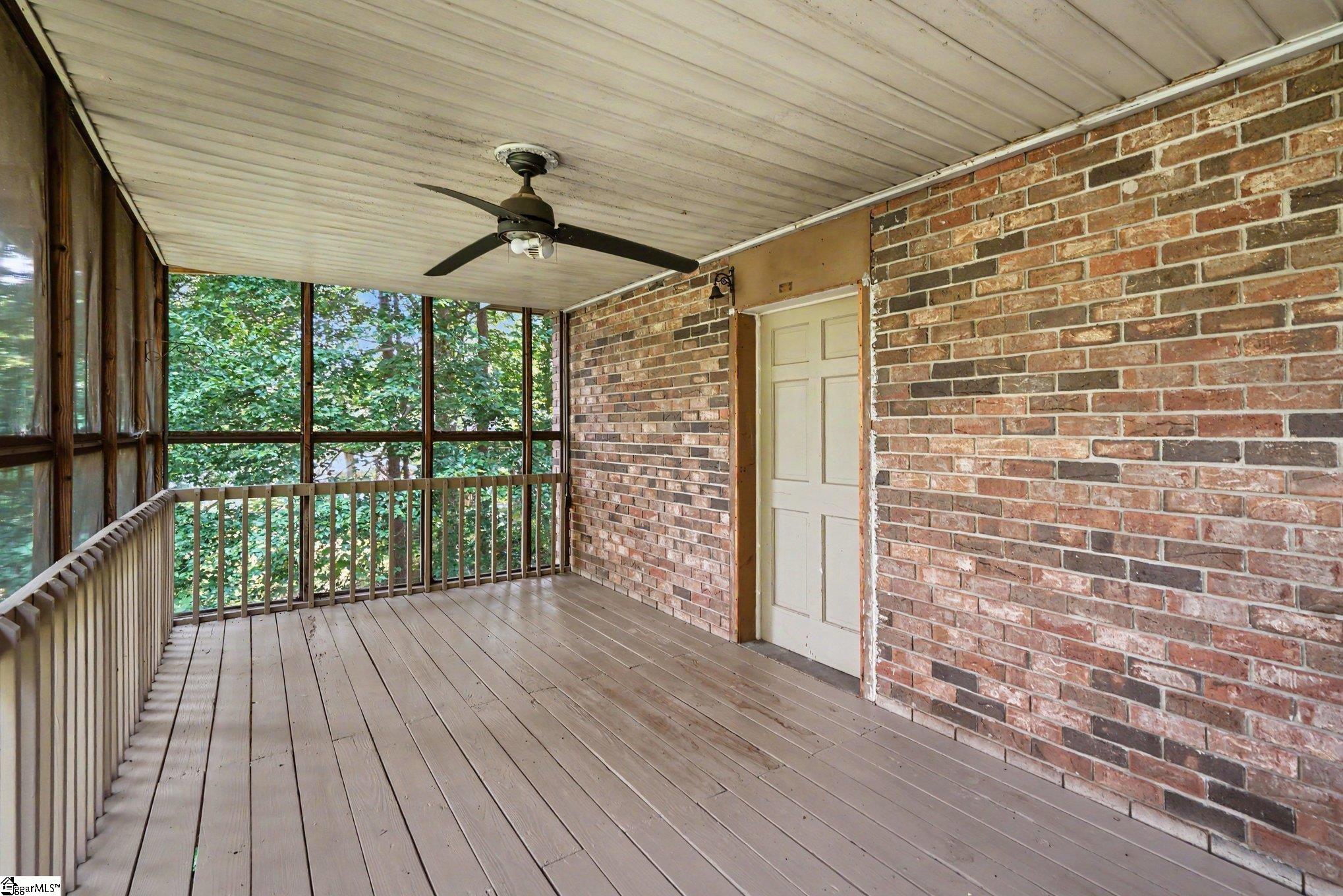 210 Lakeview Drive Property Photo 32