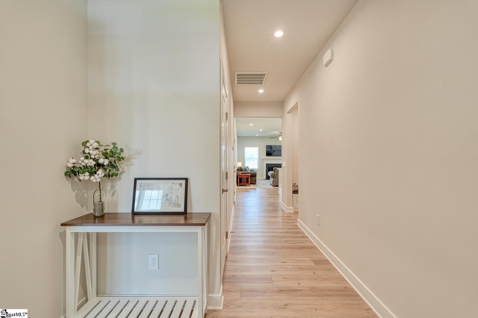 7044 Glass Court Property Photo 5