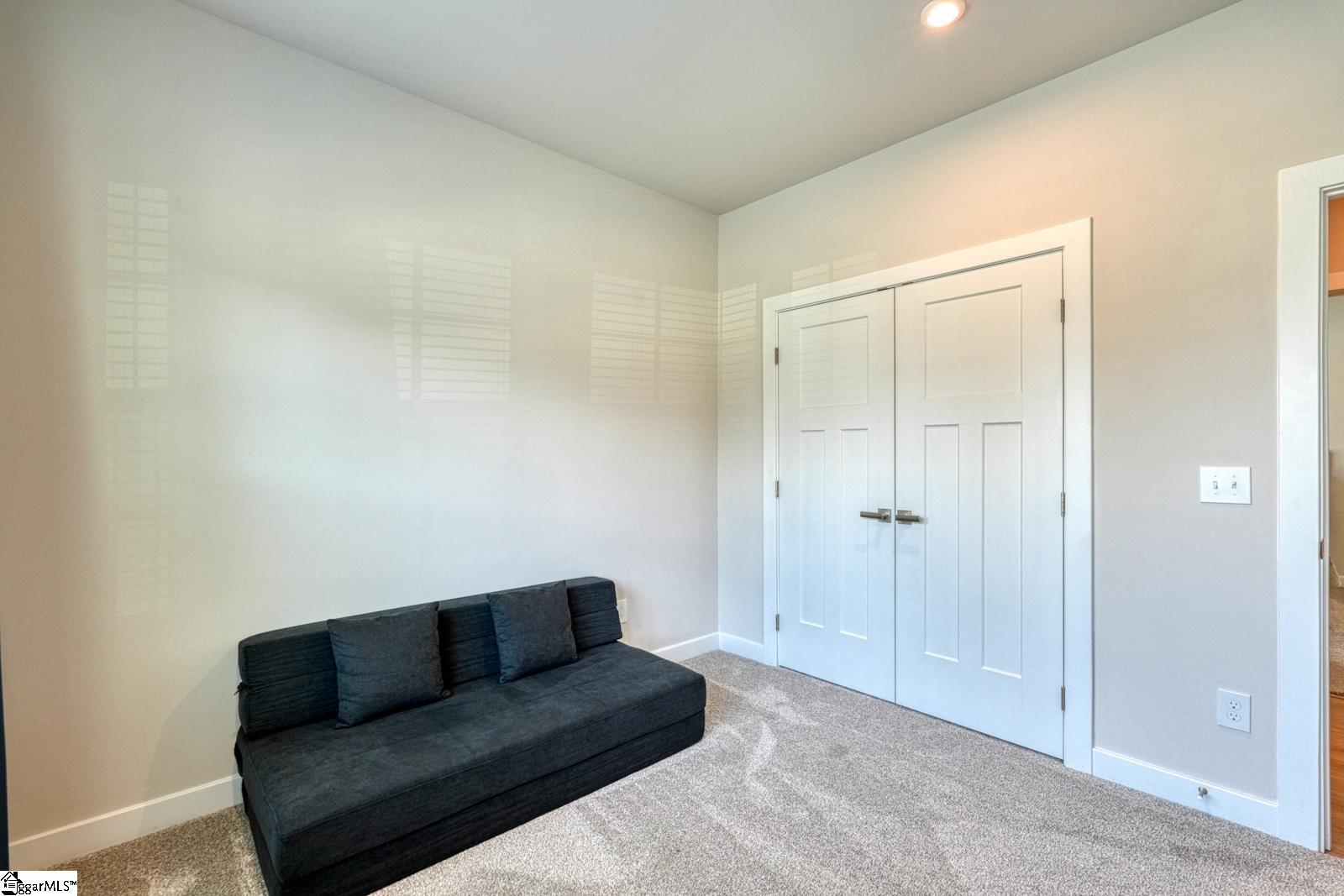 7044 Glass Court Property Photo 8