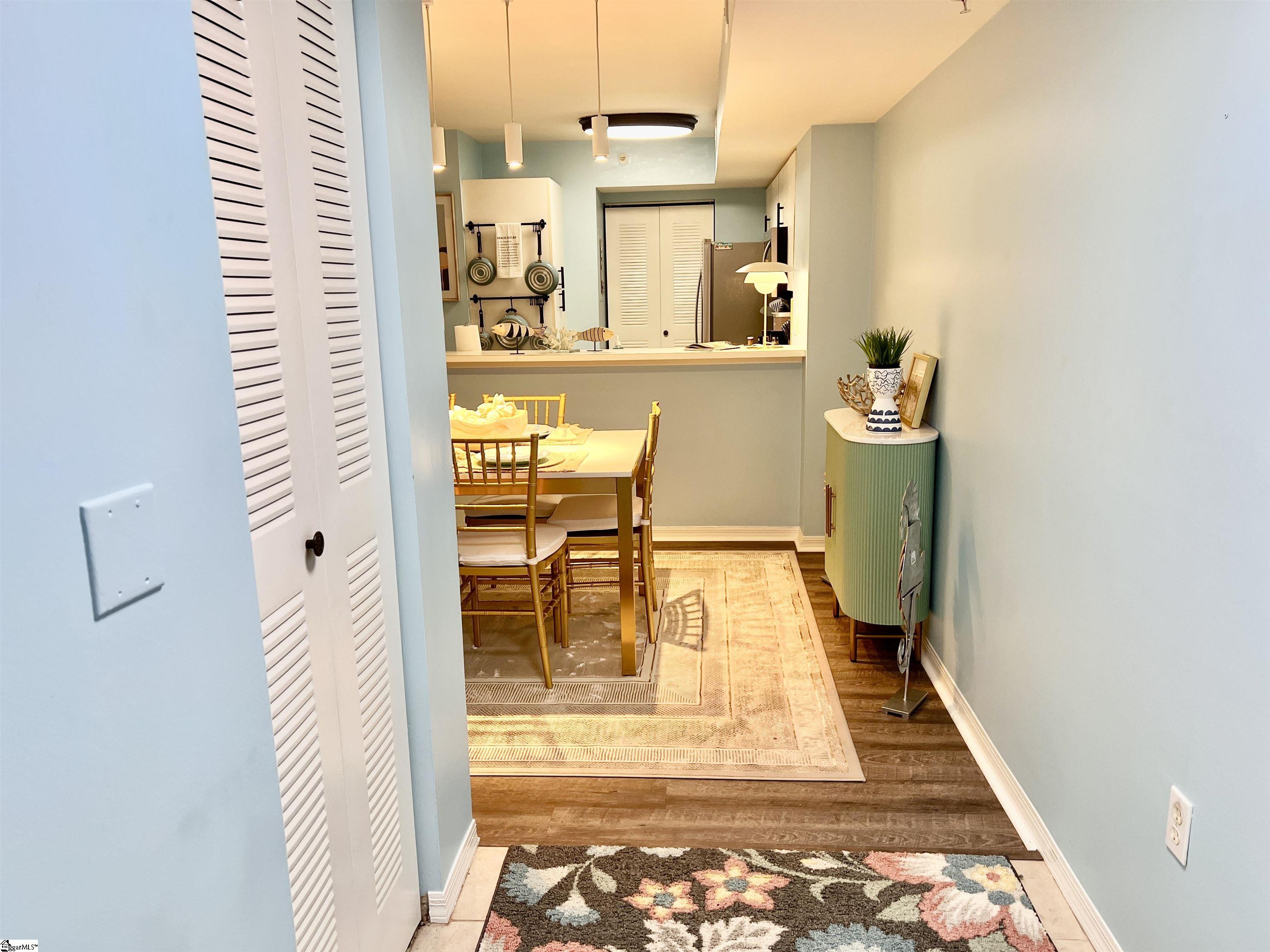 1590 S 42nd Circle Property Photo 3
