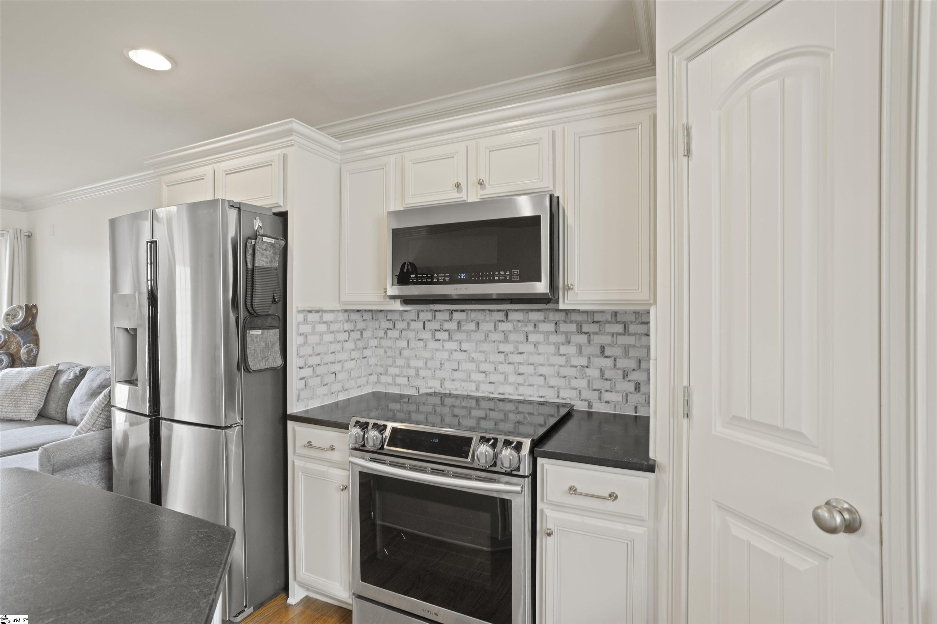 202 S Memminger Street Property Photo 7