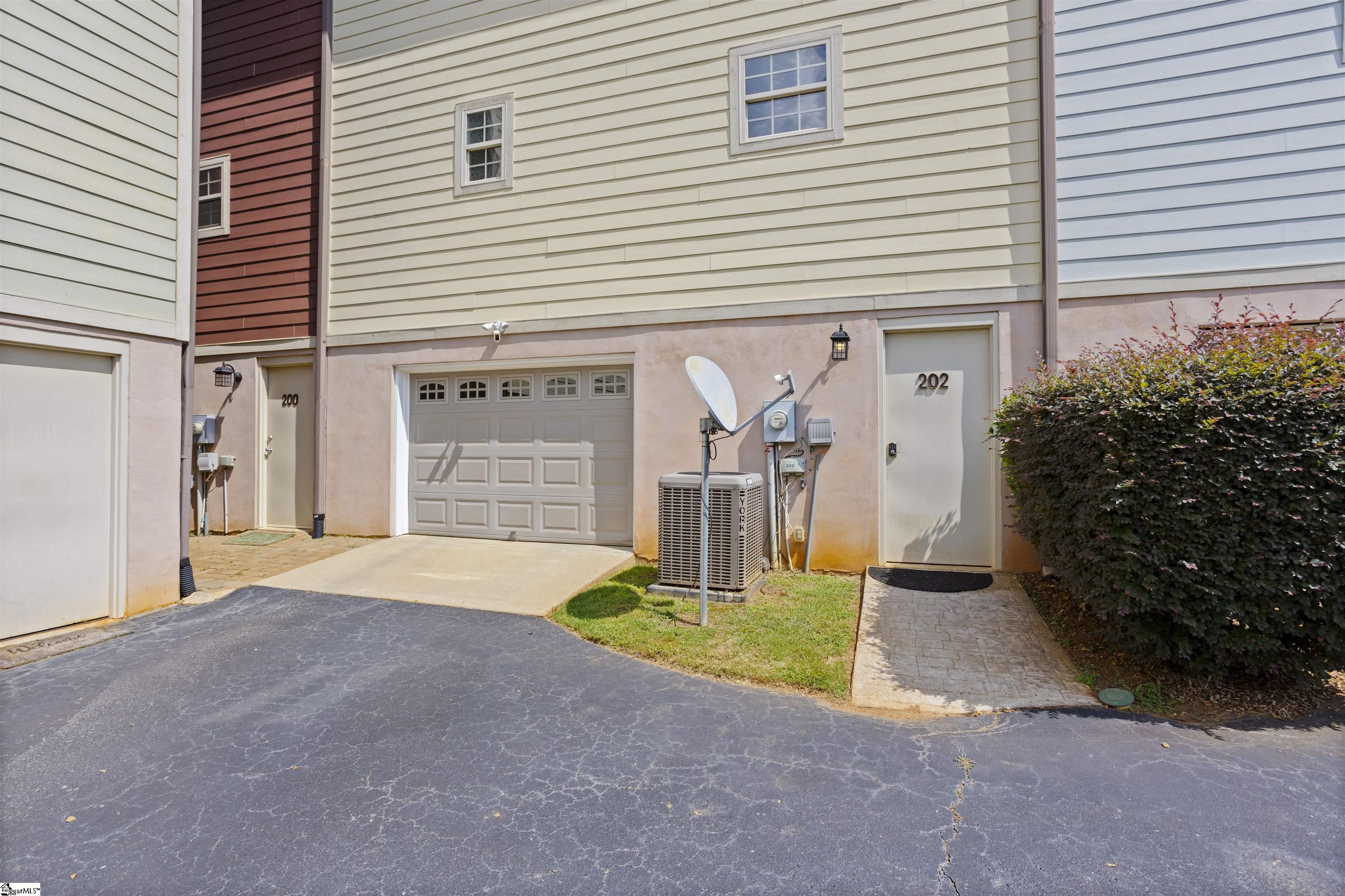 202 S Memminger Street Property Photo 27