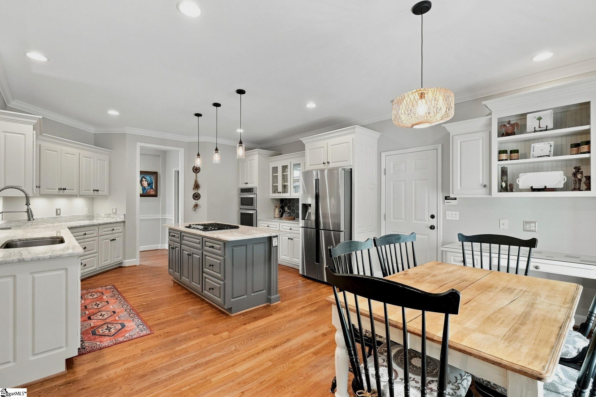 723 Carriage Hill Road Property Photo 2