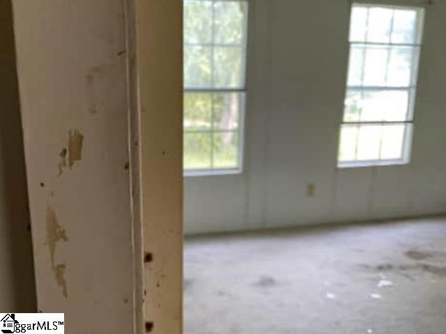 451 Crestview Drive Property Photo 6