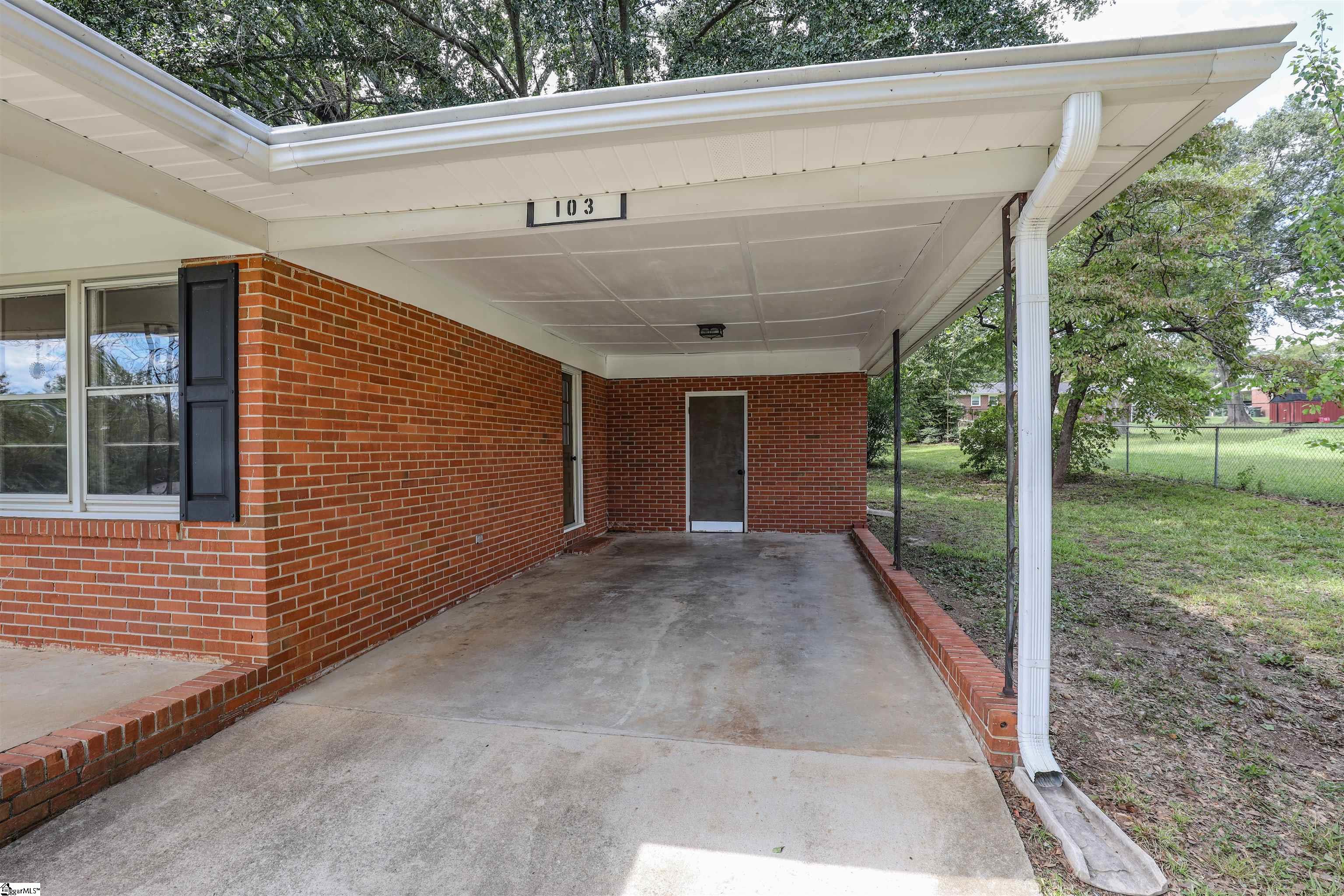 103 Belmont Circle Property Photo 3