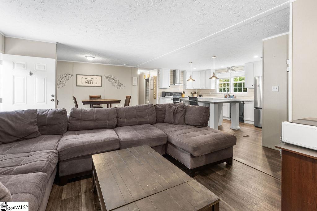 200 Eva Plaza Property Photo 8