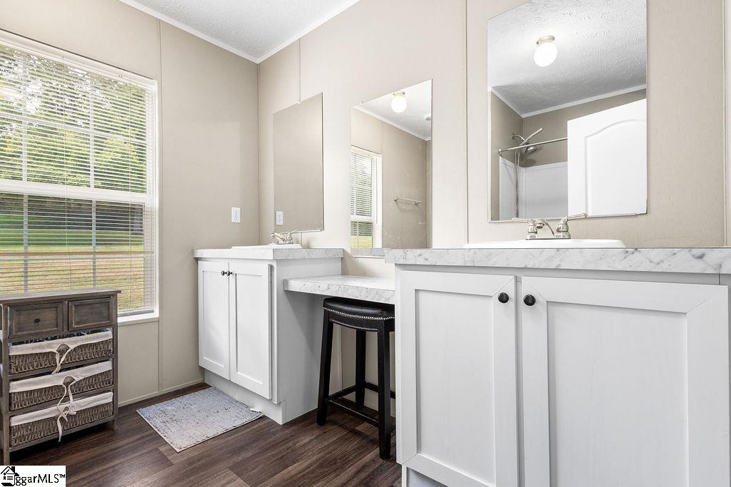 200 Eva Plaza Property Photo 12