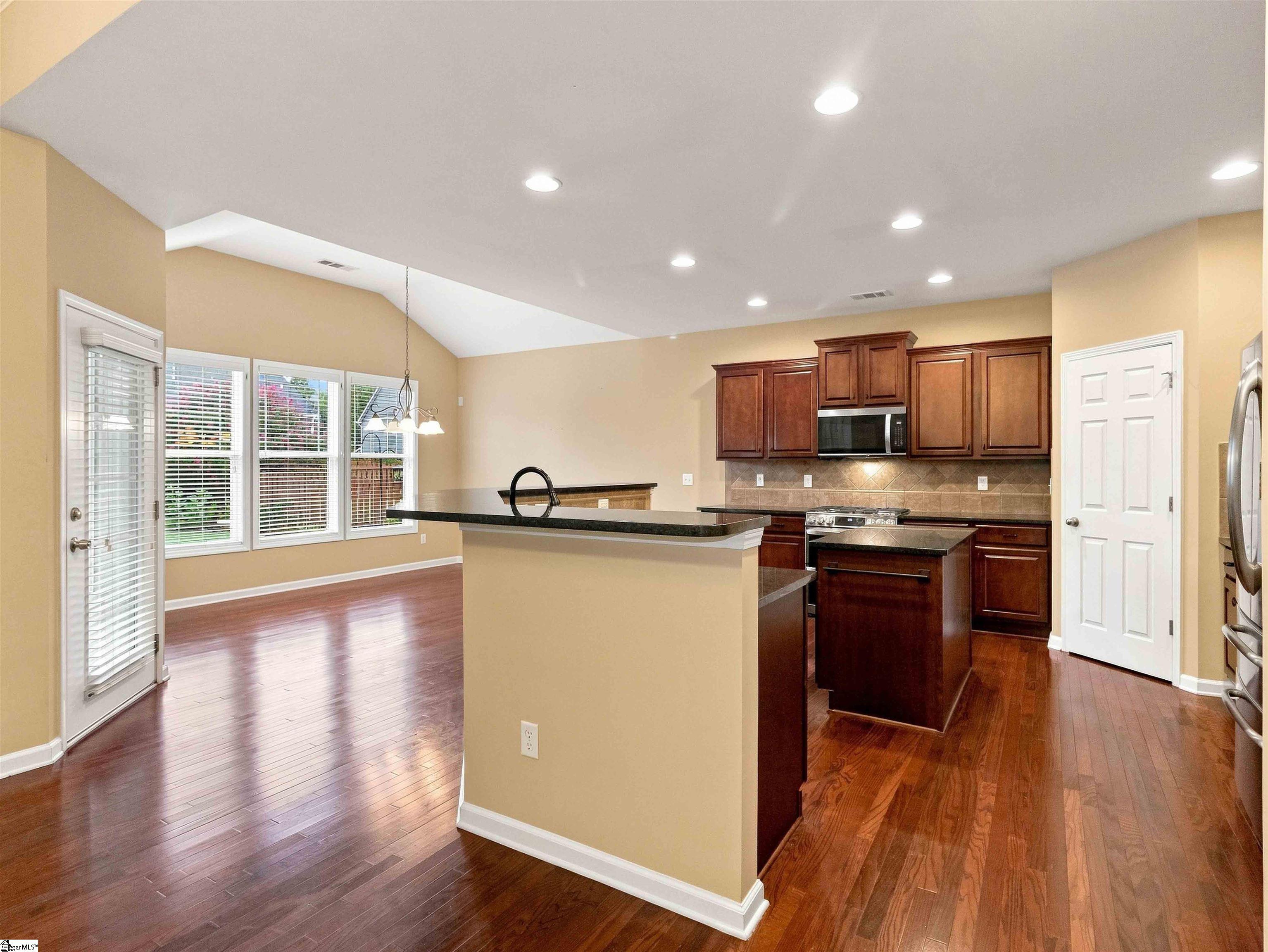 11 Roanoke Hills Court Property Photo 19