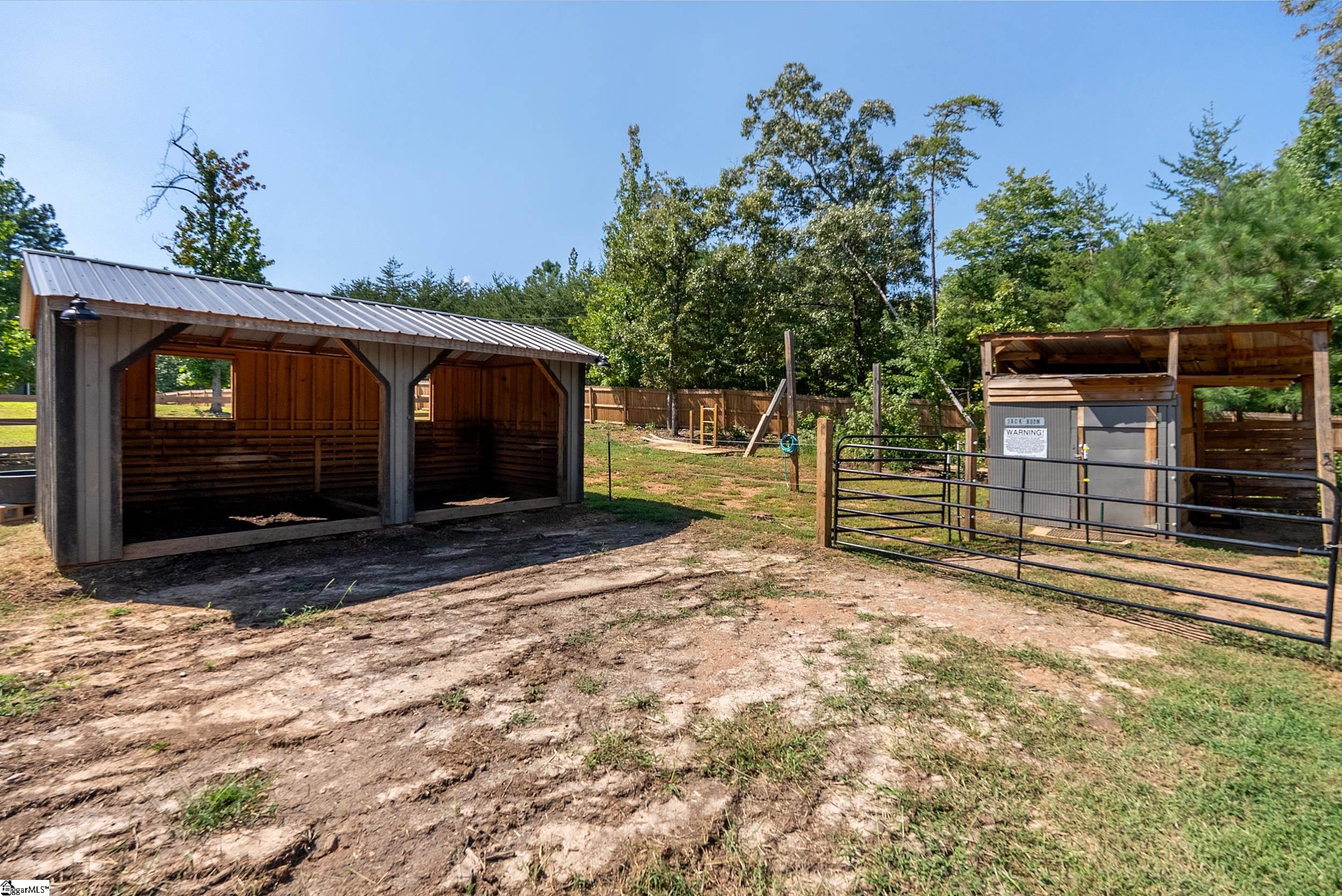 316 Oak Grove Road Property Photo 2