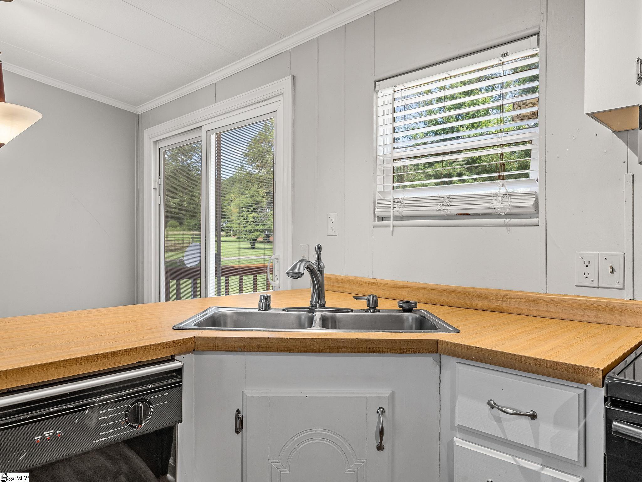 499 Murph Road Property Photo 14