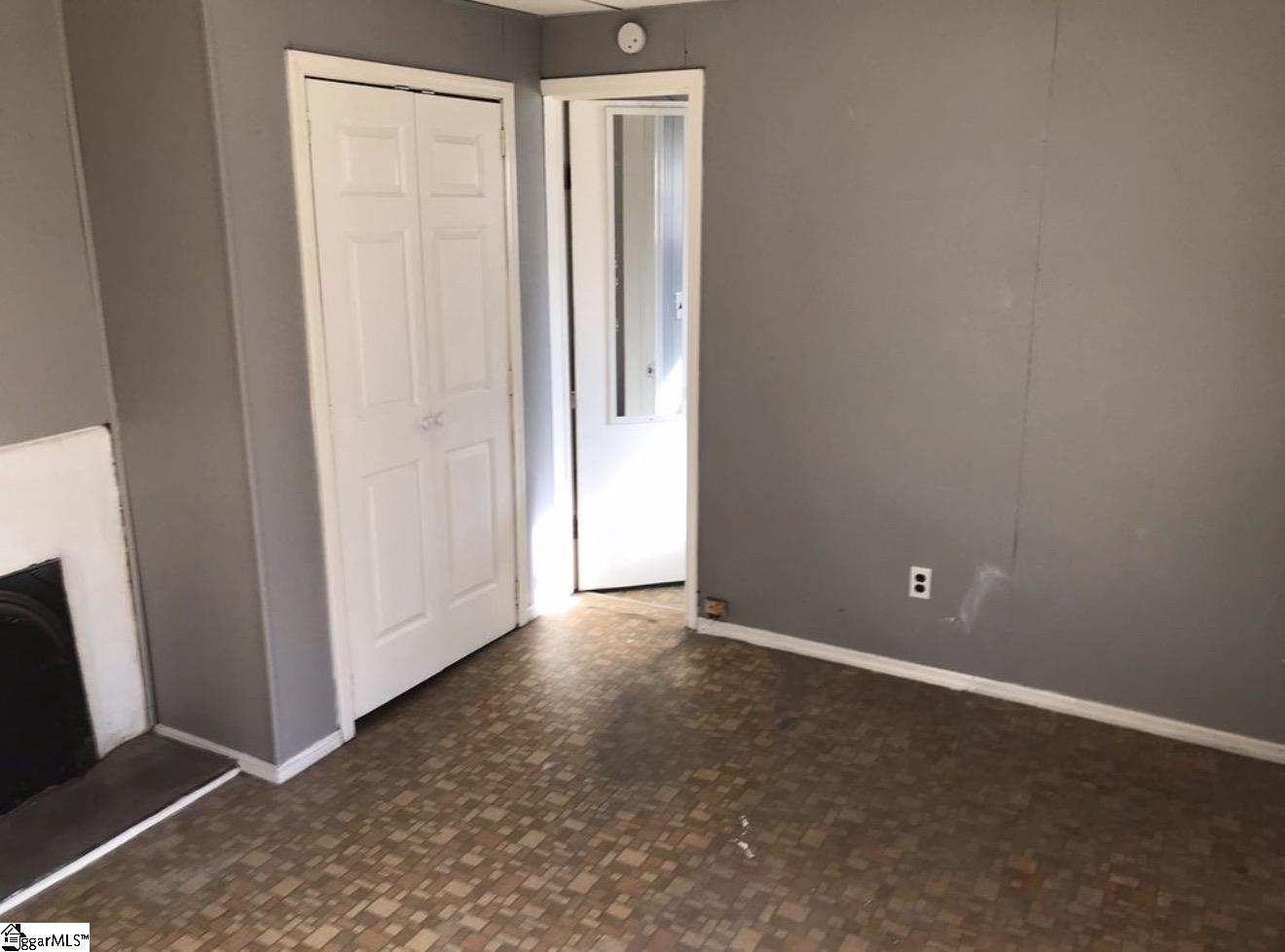 233 Cater Street Property Photo 2