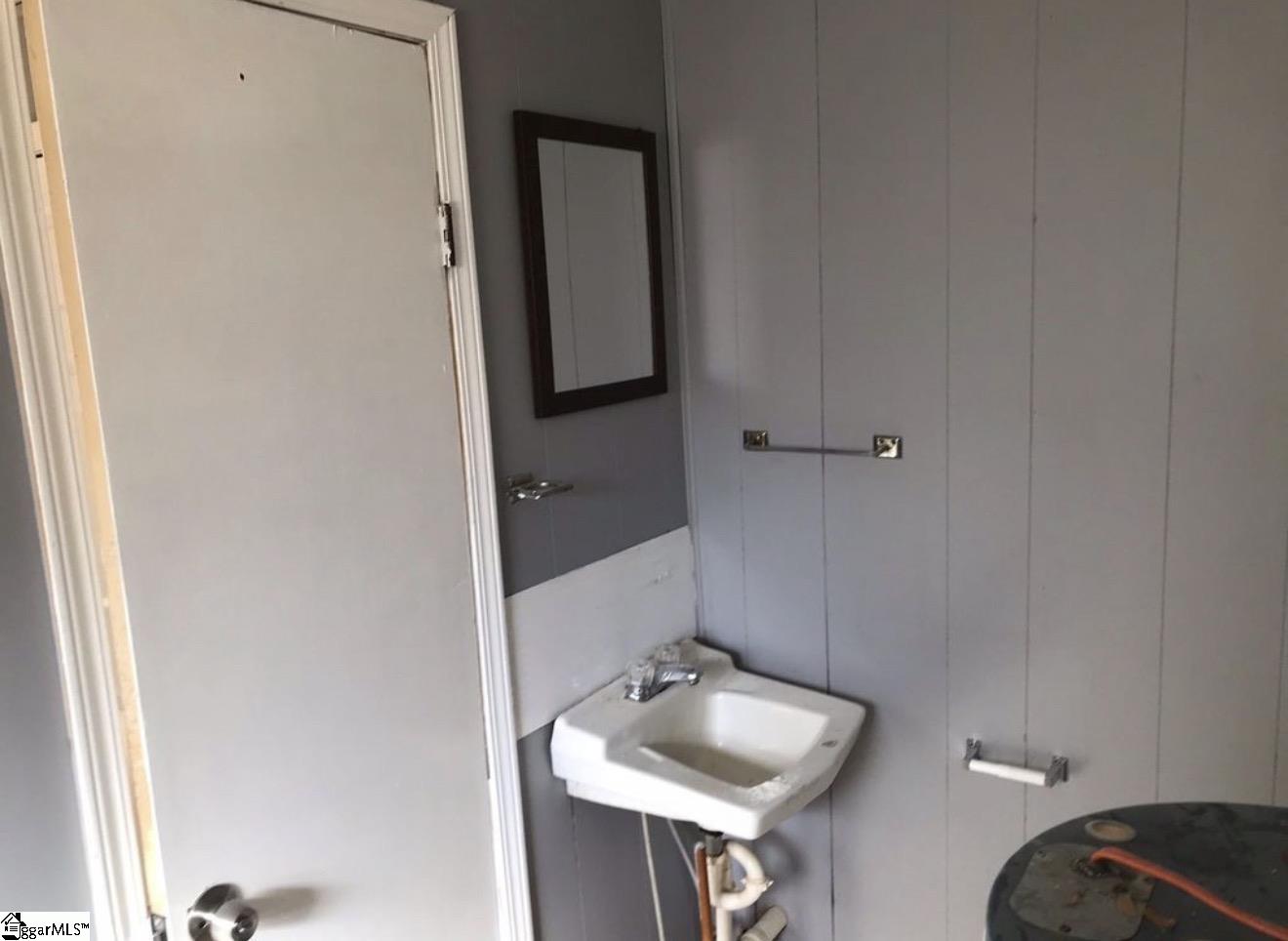 233 Cater Street Property Photo 3
