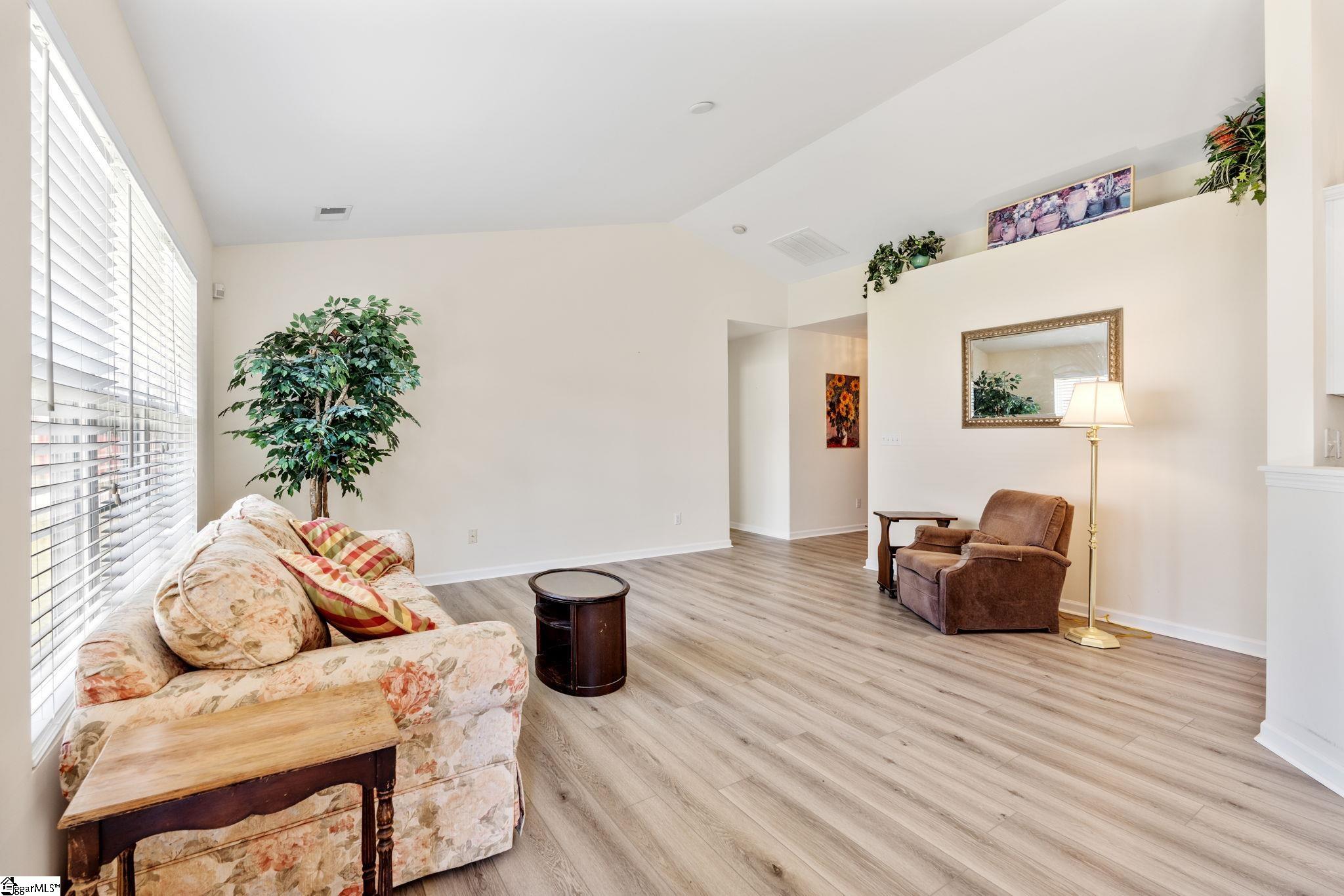 100 Becket Court Property Photo 8