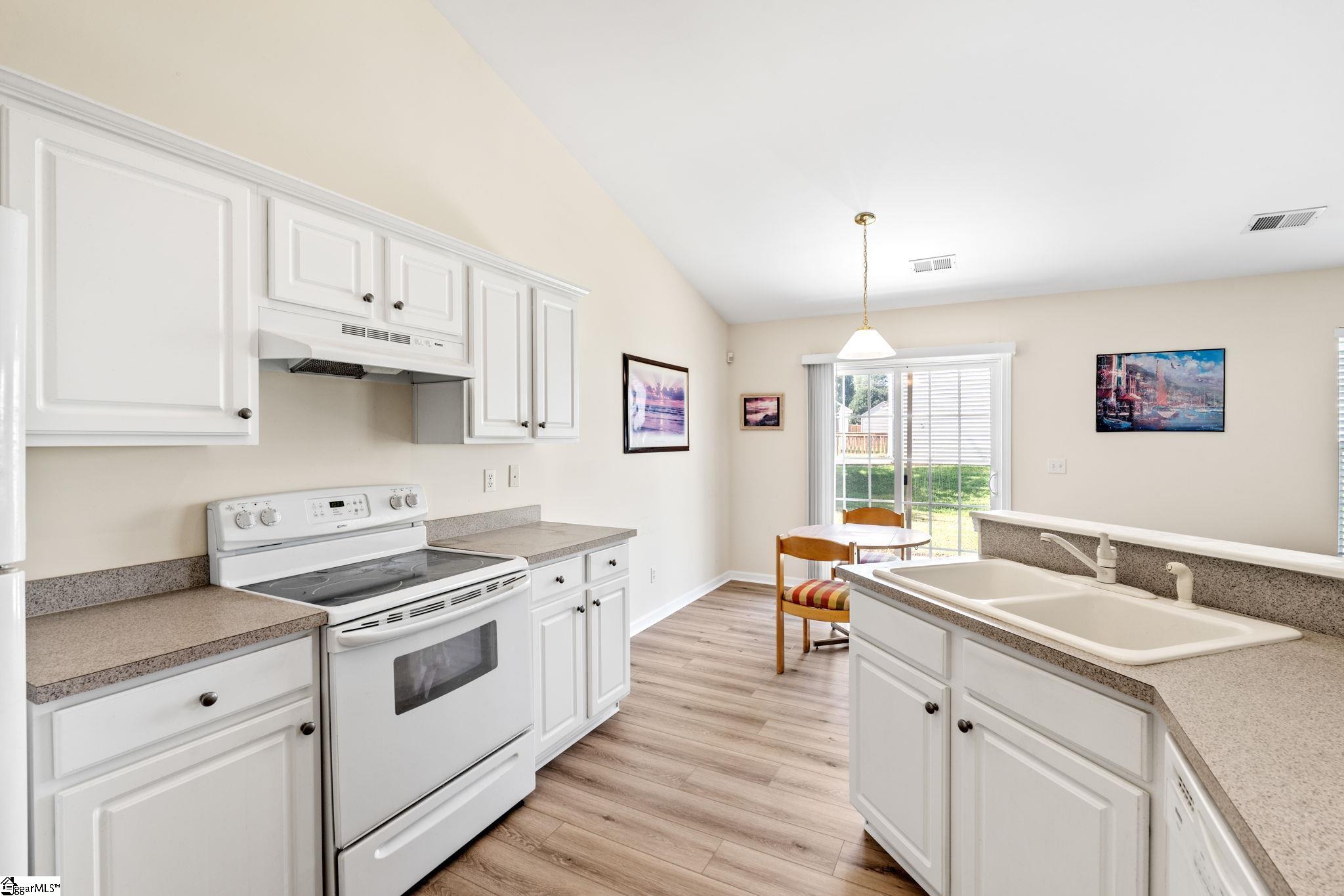 100 Becket Court Property Photo 10