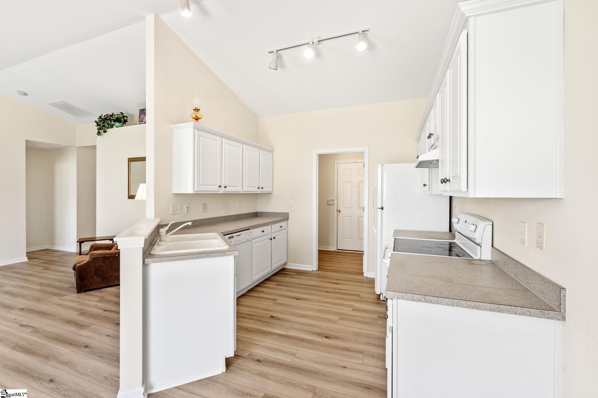 100 Becket Court Property Photo 11