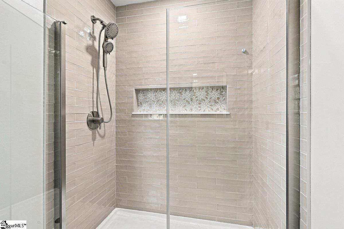 407 Flanders Court Property Photo 18
