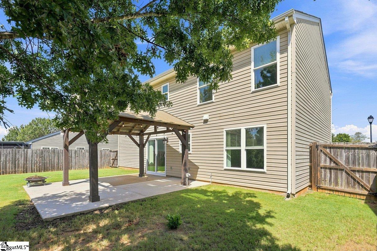 407 Flanders Court Property Photo 27