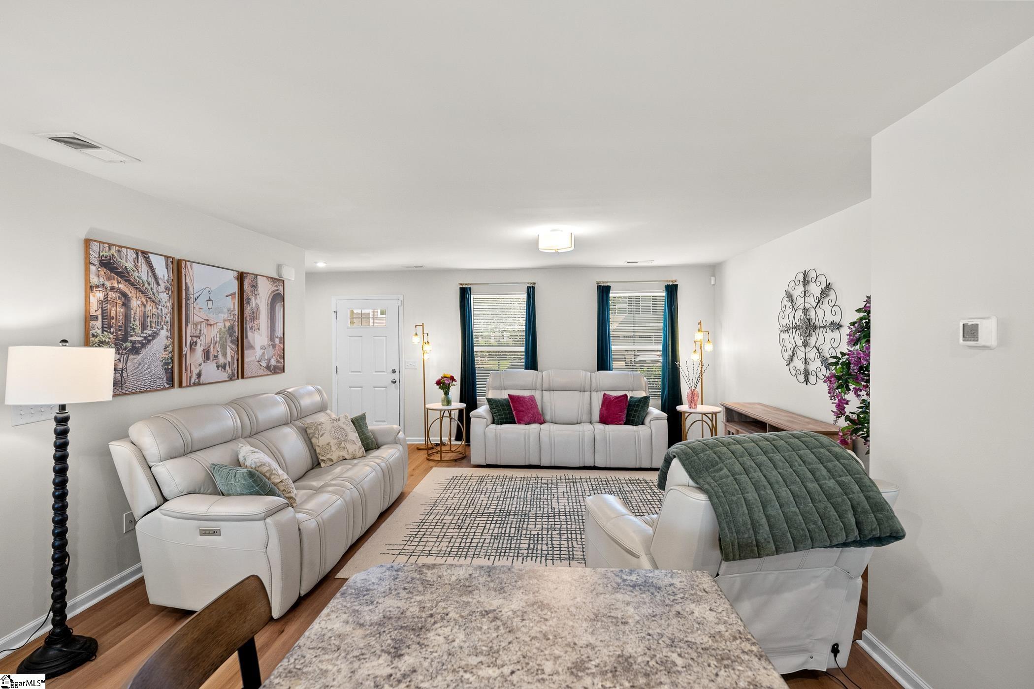 18 Maplestead Farms Court Property Photo 6