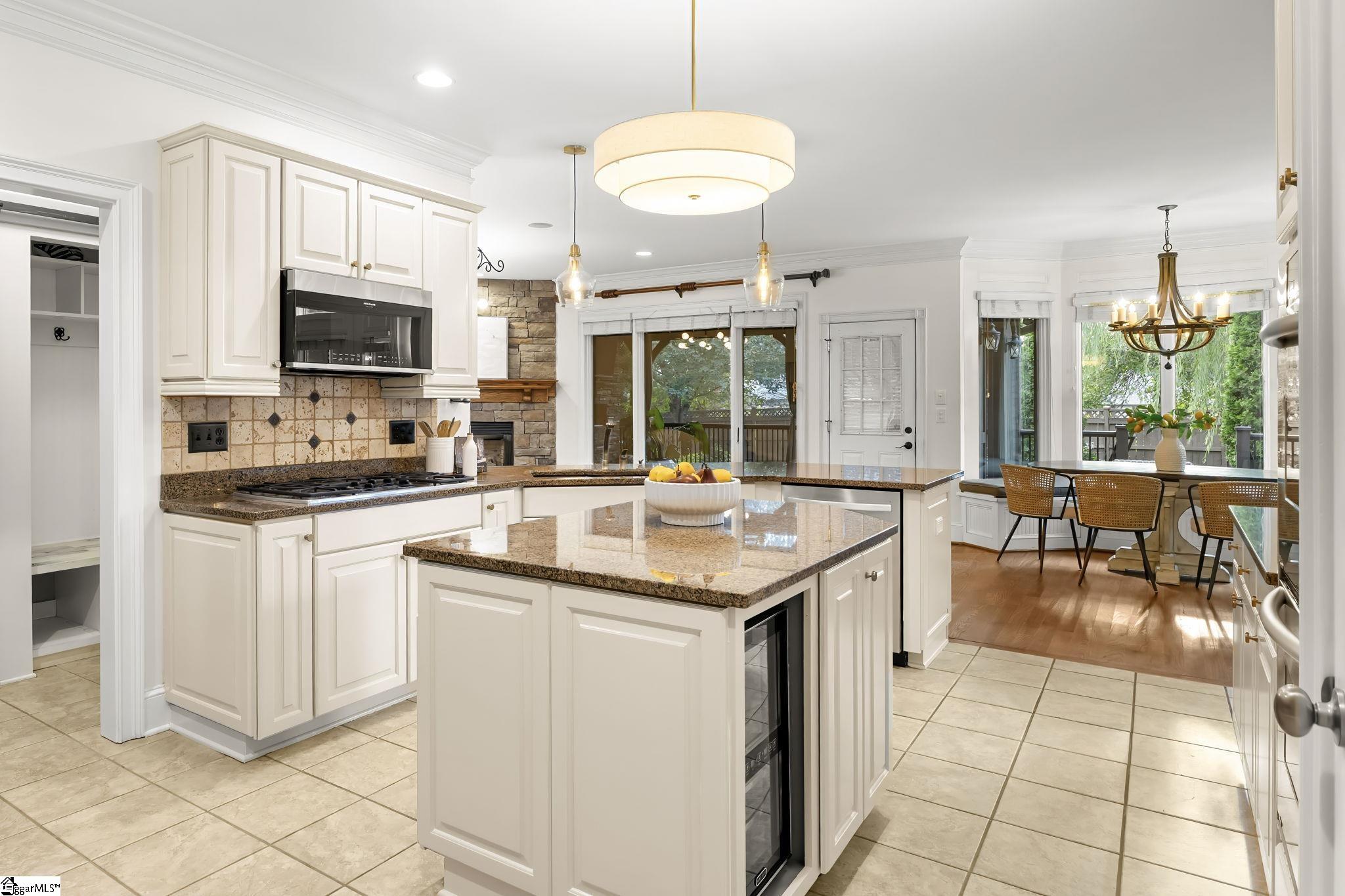 24 Appian Circle Property Photo 11