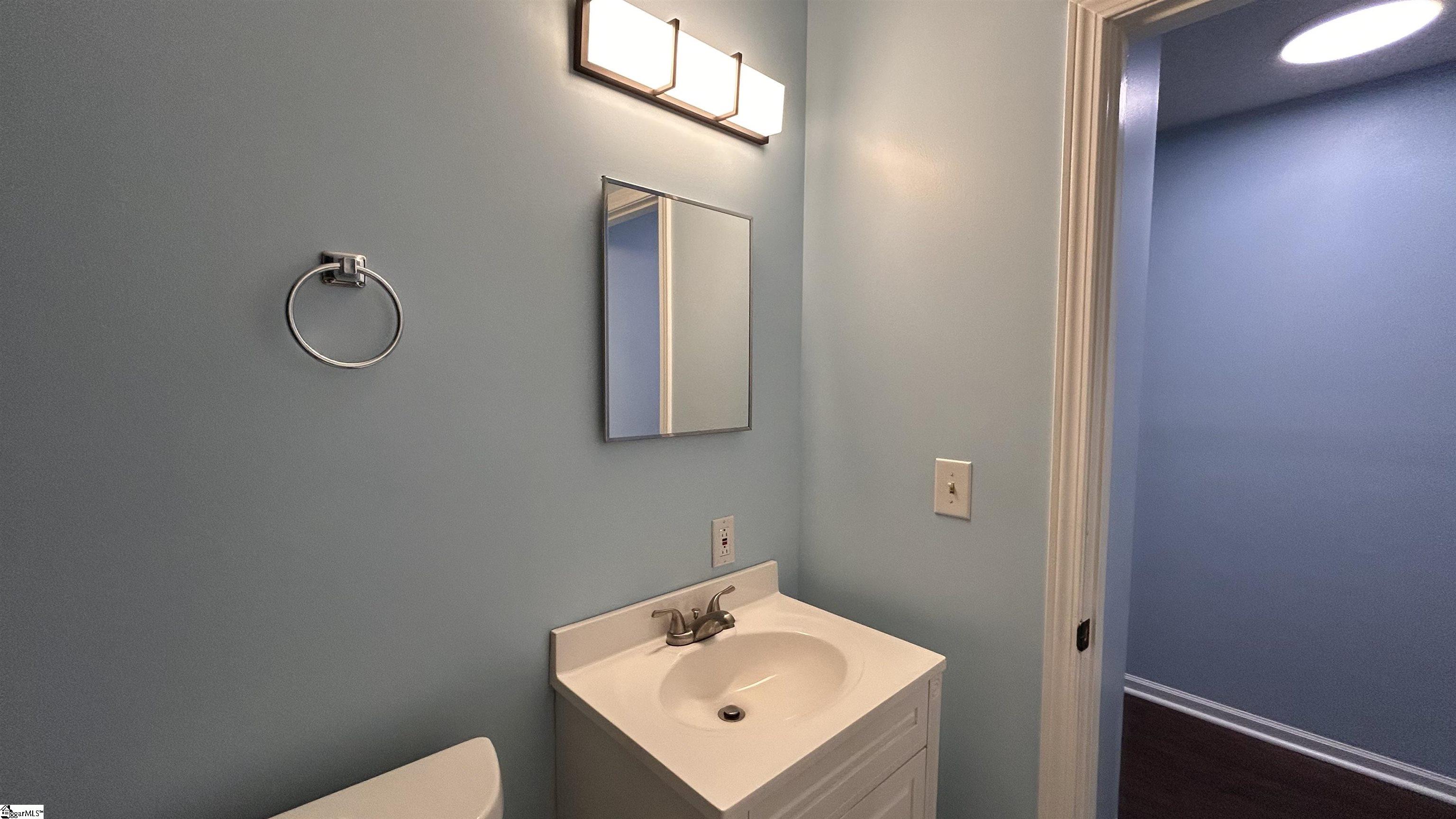 4110 E Croft Circle Property Photo 7