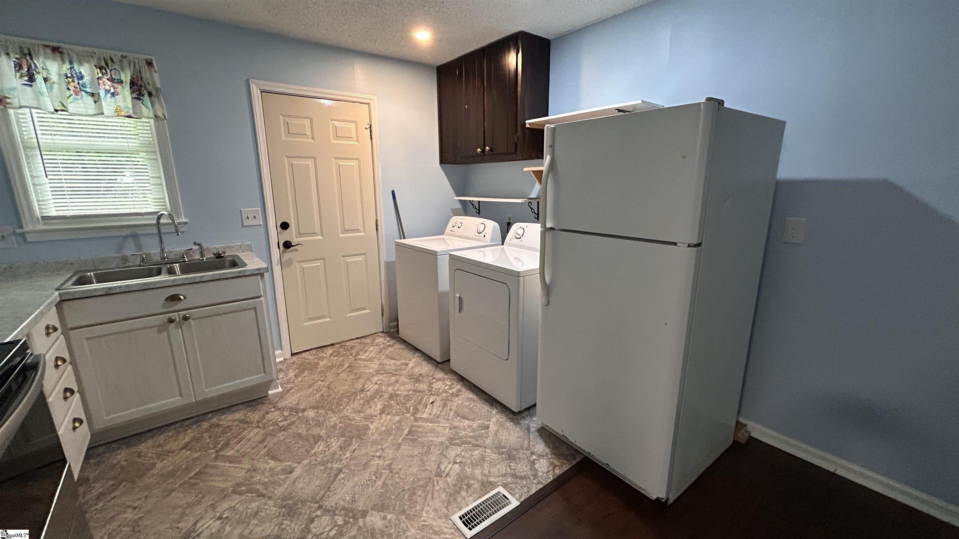 4110 E Croft Circle Property Photo 21