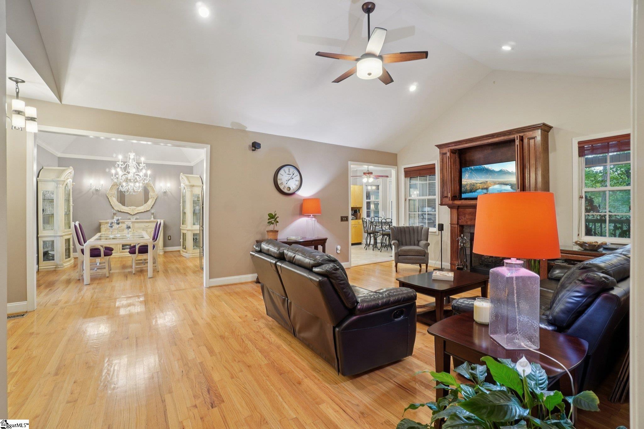 100 Paris Glen Way Property Photo 5